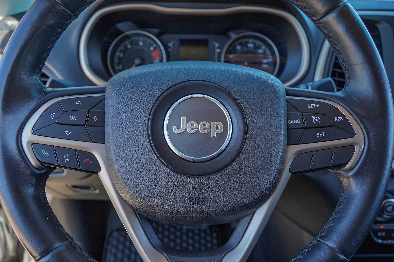 Thumbnail: 2016 Jeep Cherokee - 12