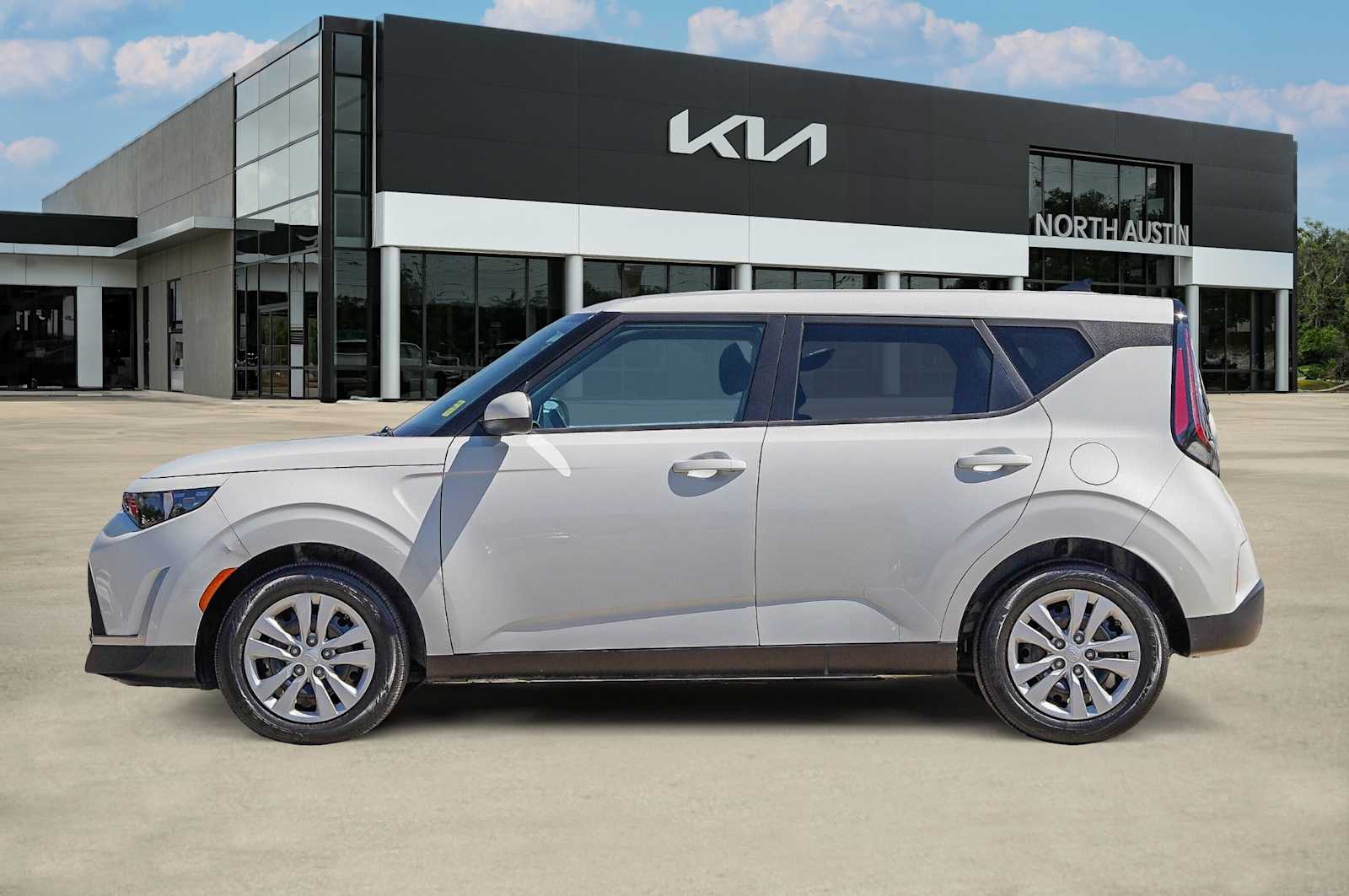 2024 Kia Soul LX photo 4