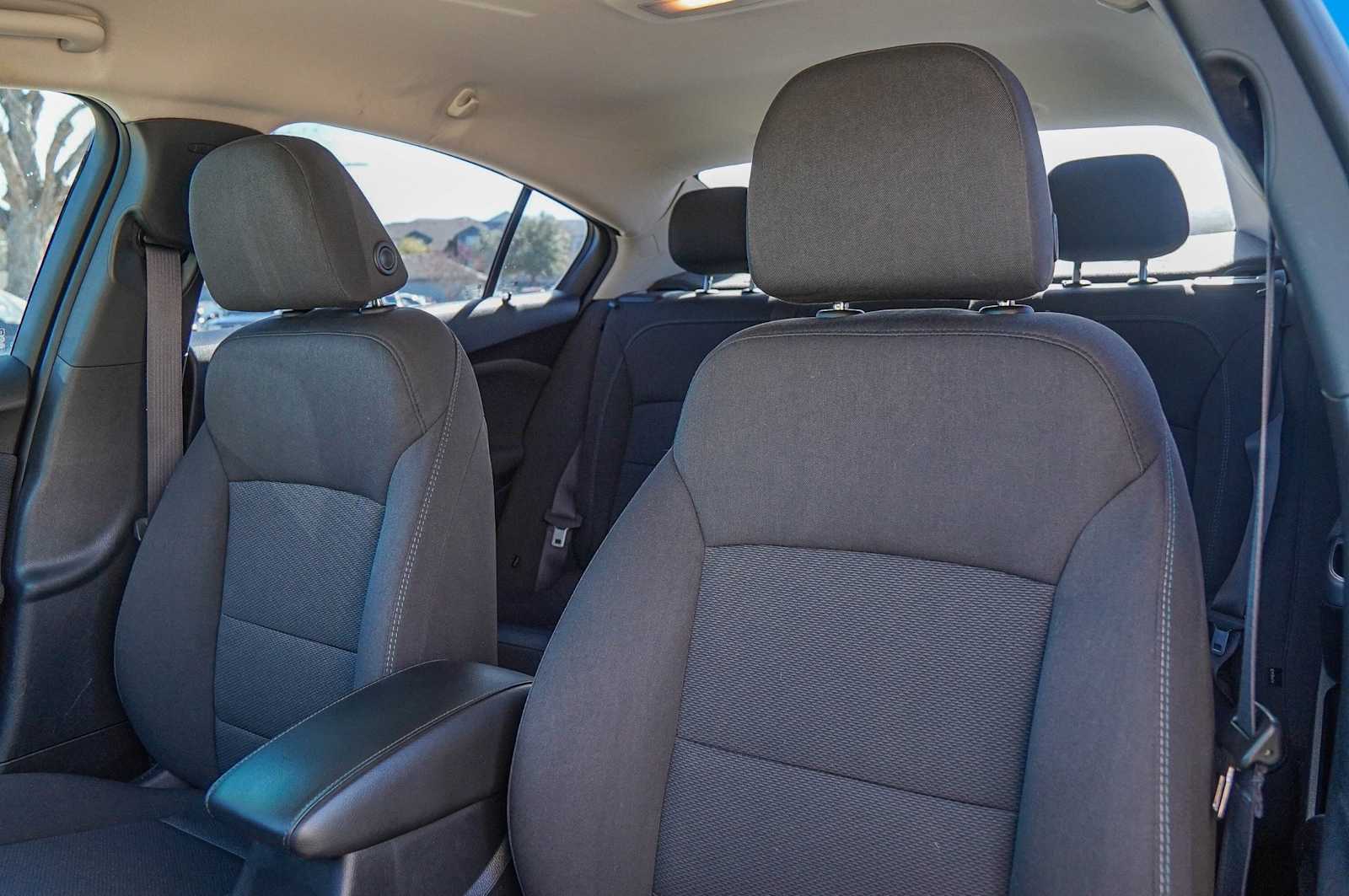 Thumbnail: 2017 Chevrolet Cruze - 11