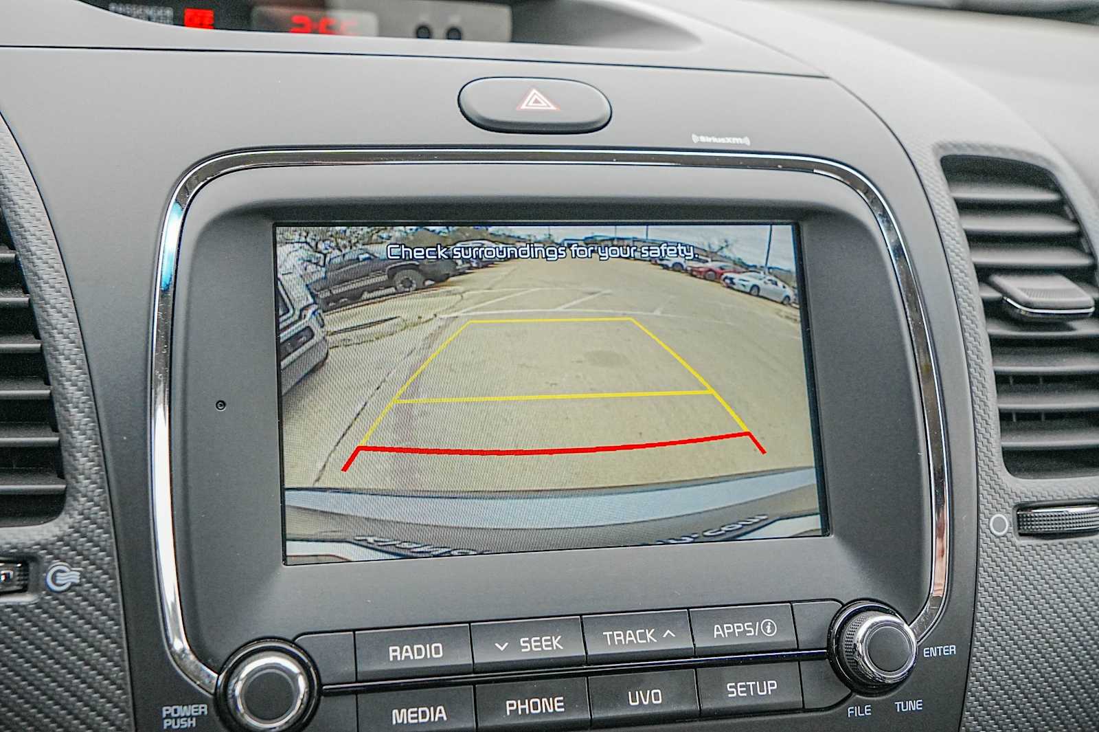 Thumbnail: 2017 Kia Forte - 16