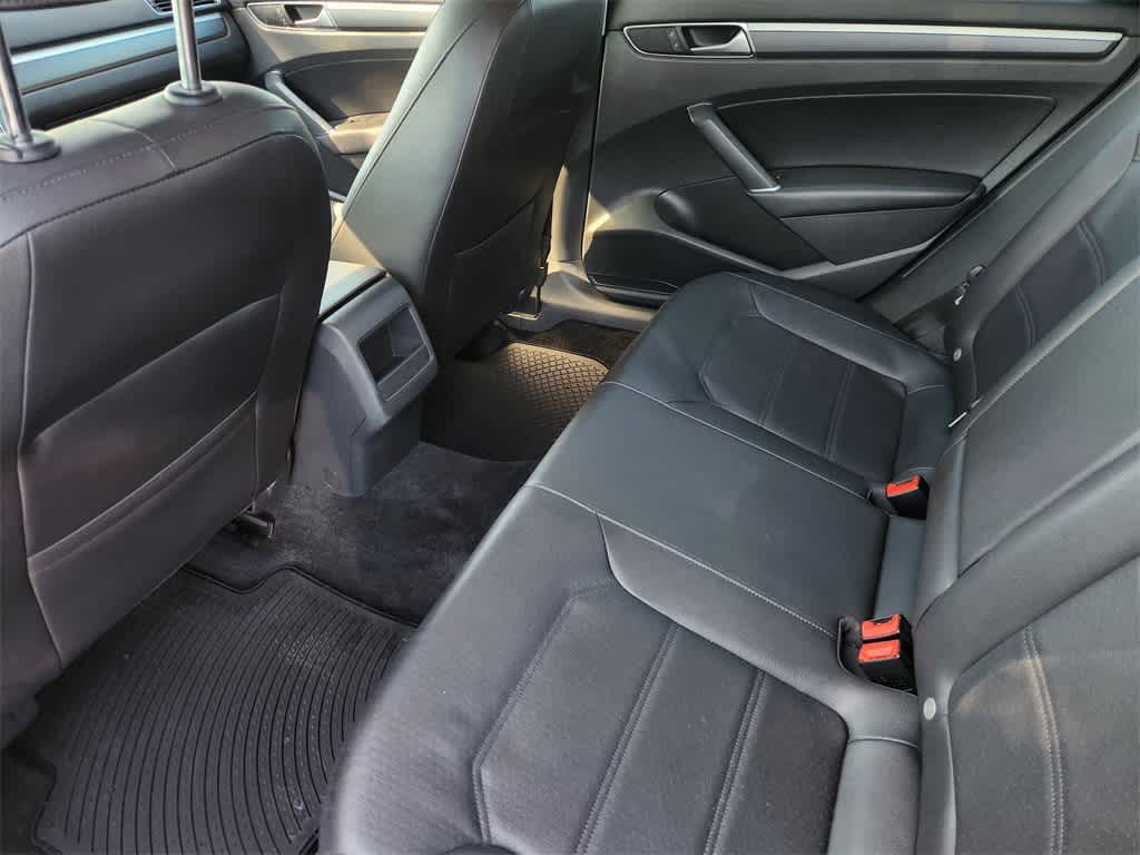 Thumbnail: 2016 Volkswagen Passat - 25
