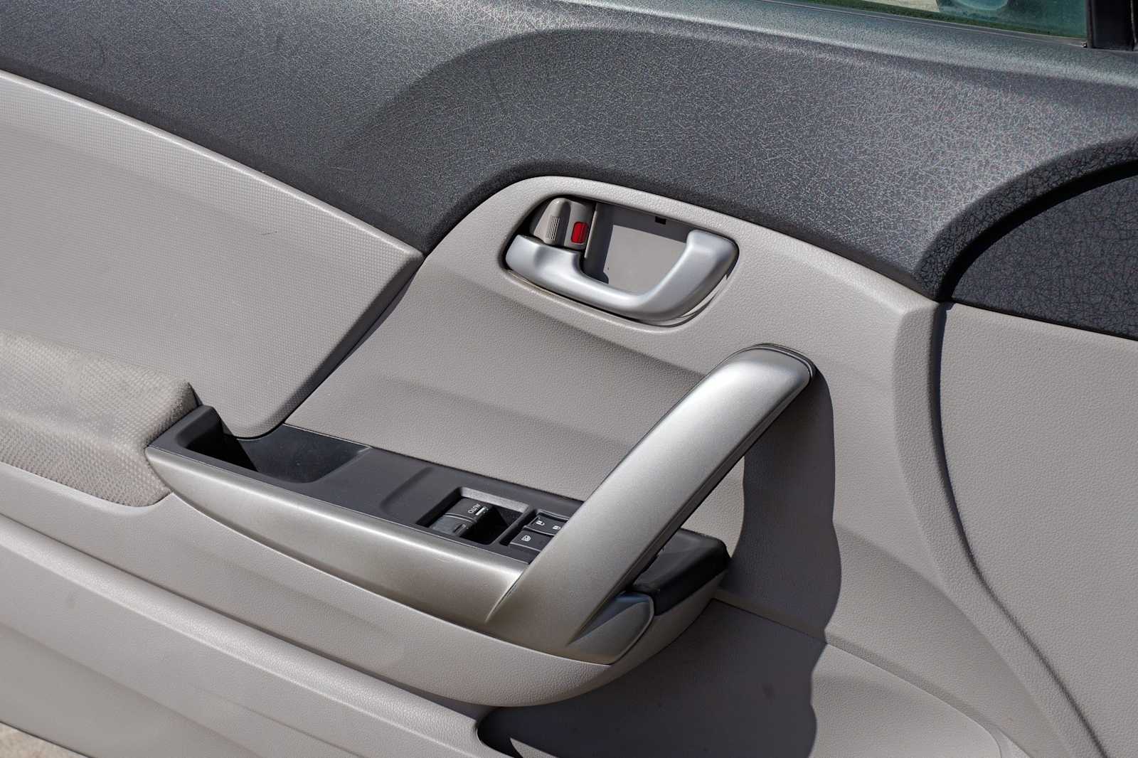 Thumbnail: 2012 Honda Civic - 17