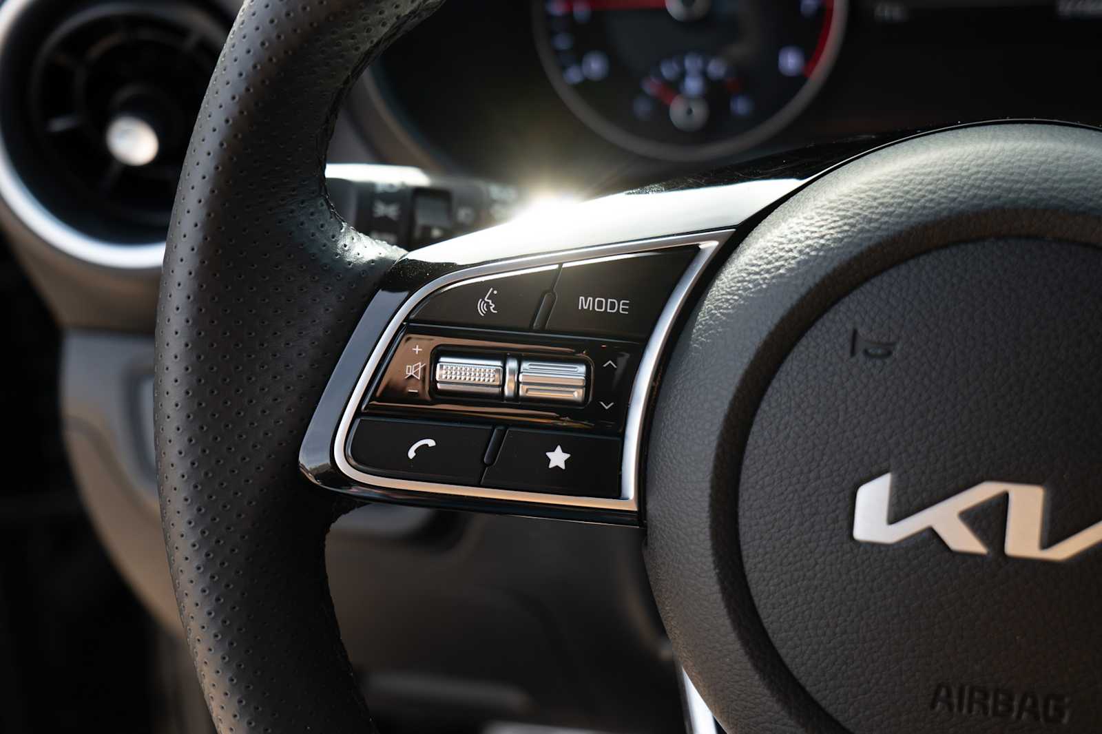 Thumbnail: 2024 Kia Forte - 13