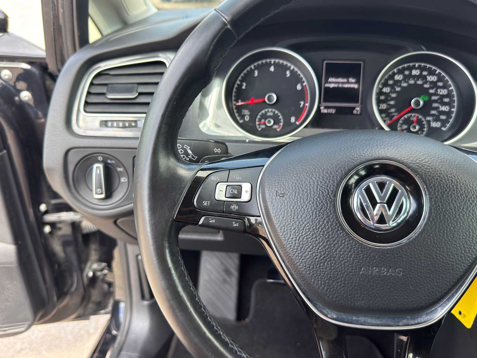 Thumbnail: 2019 Volkswagen e-Golf - 15