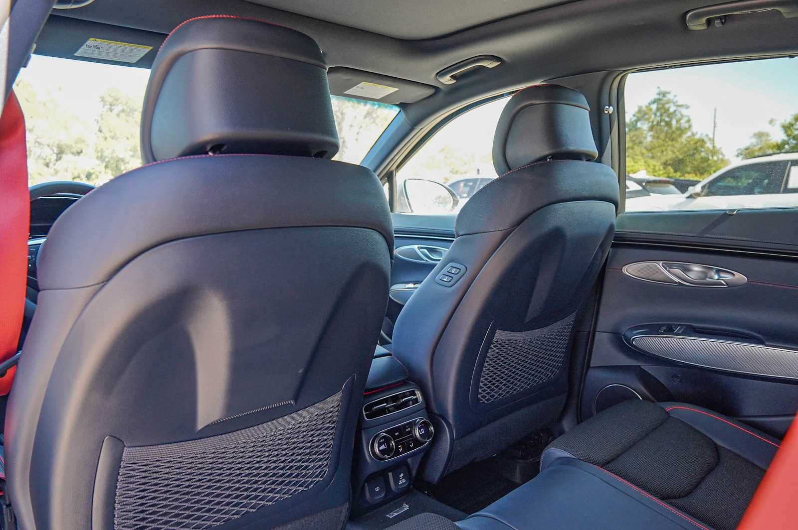 Thumbnail: 2023 Genesis GV70 - 31