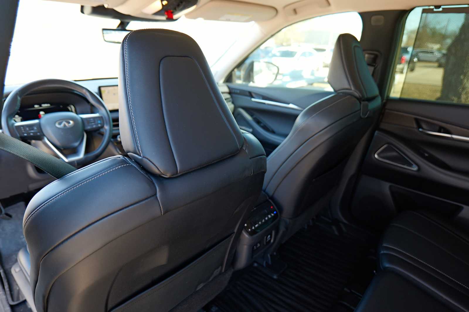 Thumbnail: 2023 INFINITI QX60 - 22