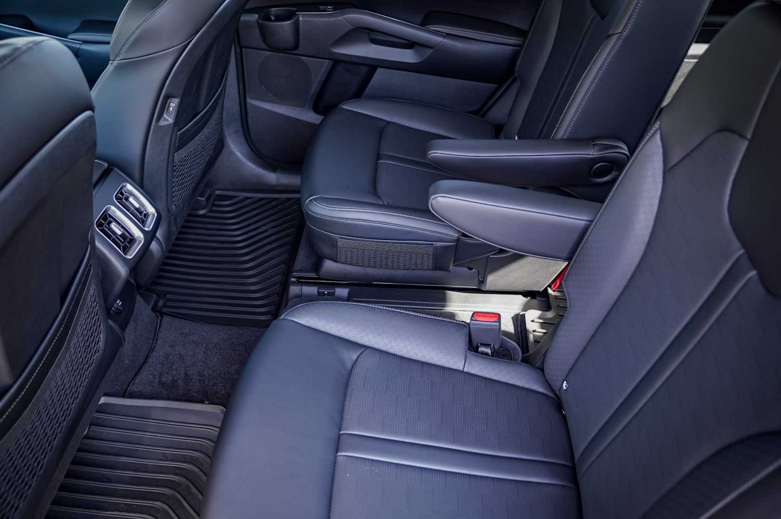 Thumbnail: 2025 Kia Sorento - 24