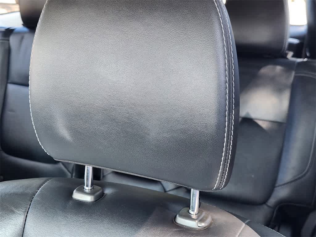 Thumbnail: 2019 Mitsubishi Outlander - 14