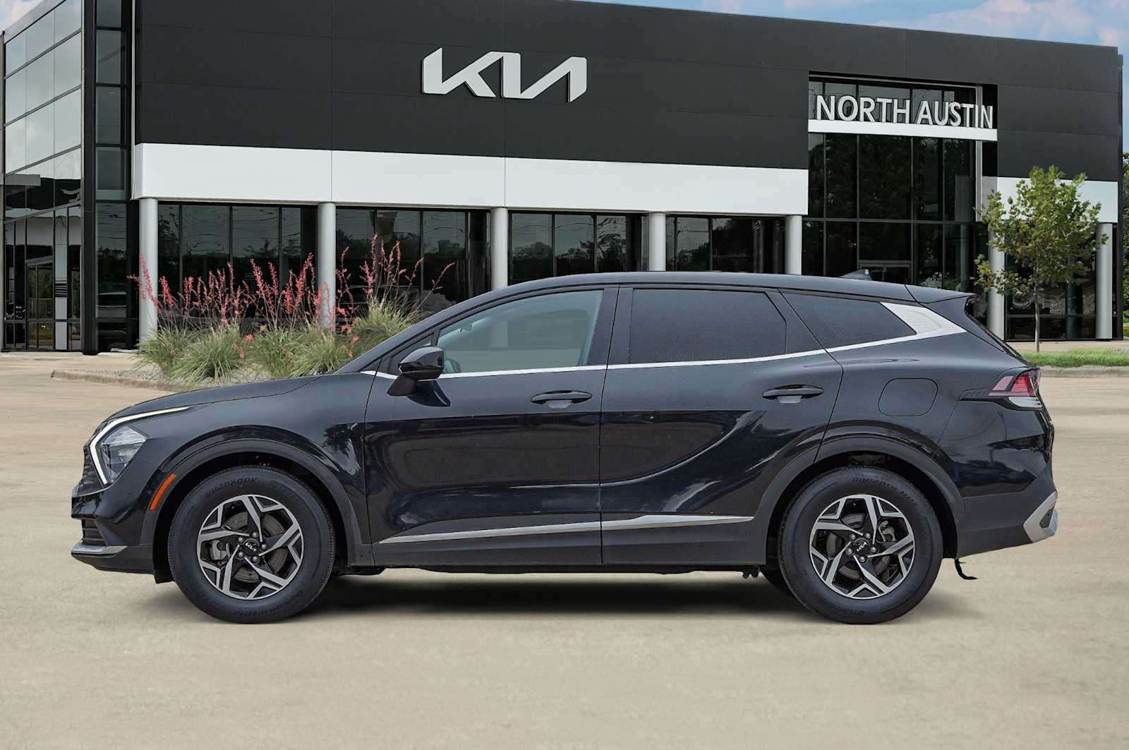 Thumbnail: 2023 Kia Sportage - 4