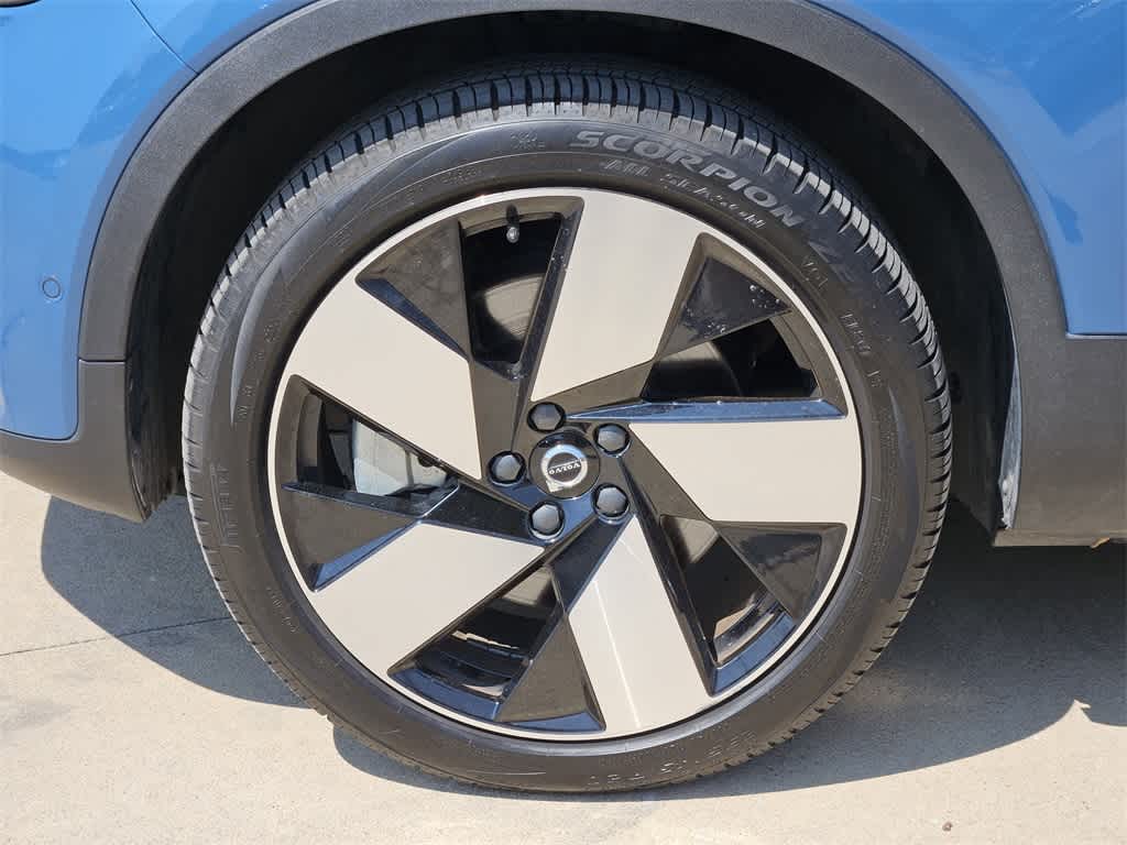 Thumbnail: 2023 Volvo C40 - 9