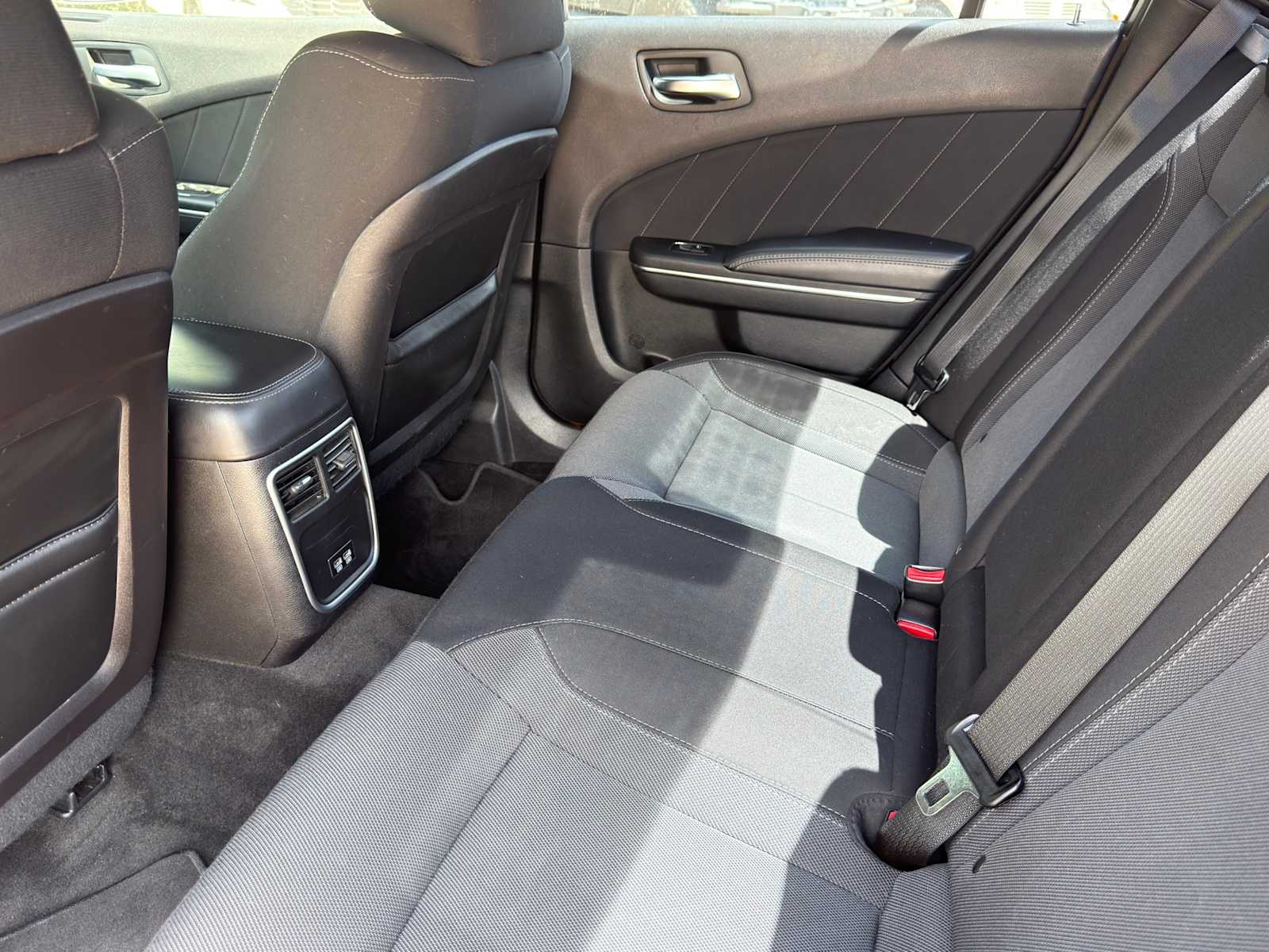 Thumbnail: 2016 Dodge Charger - 29