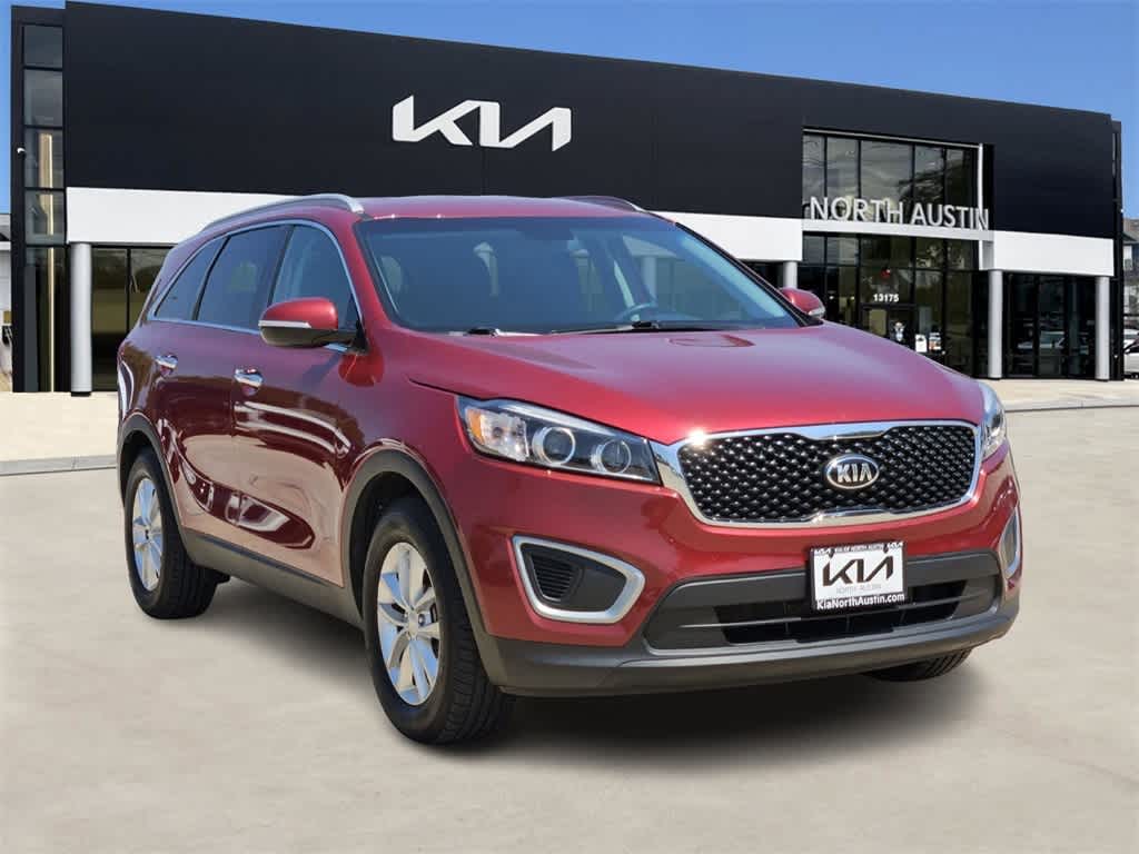 Thumbnail: 2017 Kia Sorento - 3