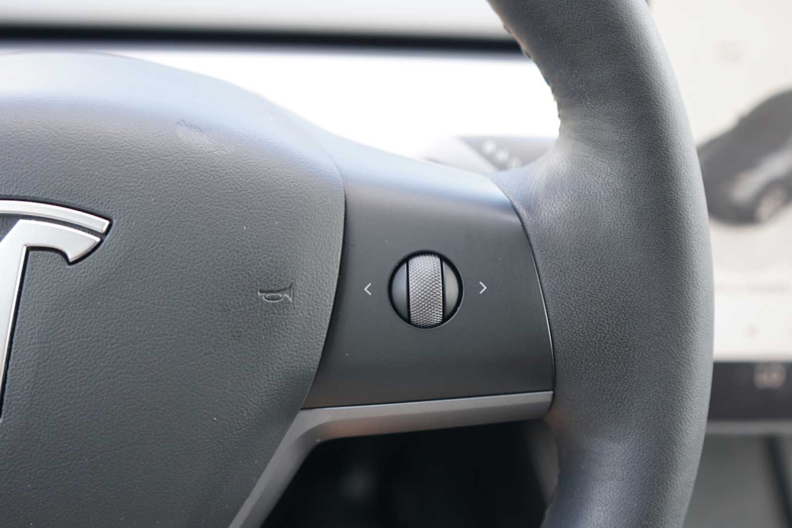 2022 Tesla Model Y Long Range - Photo 14