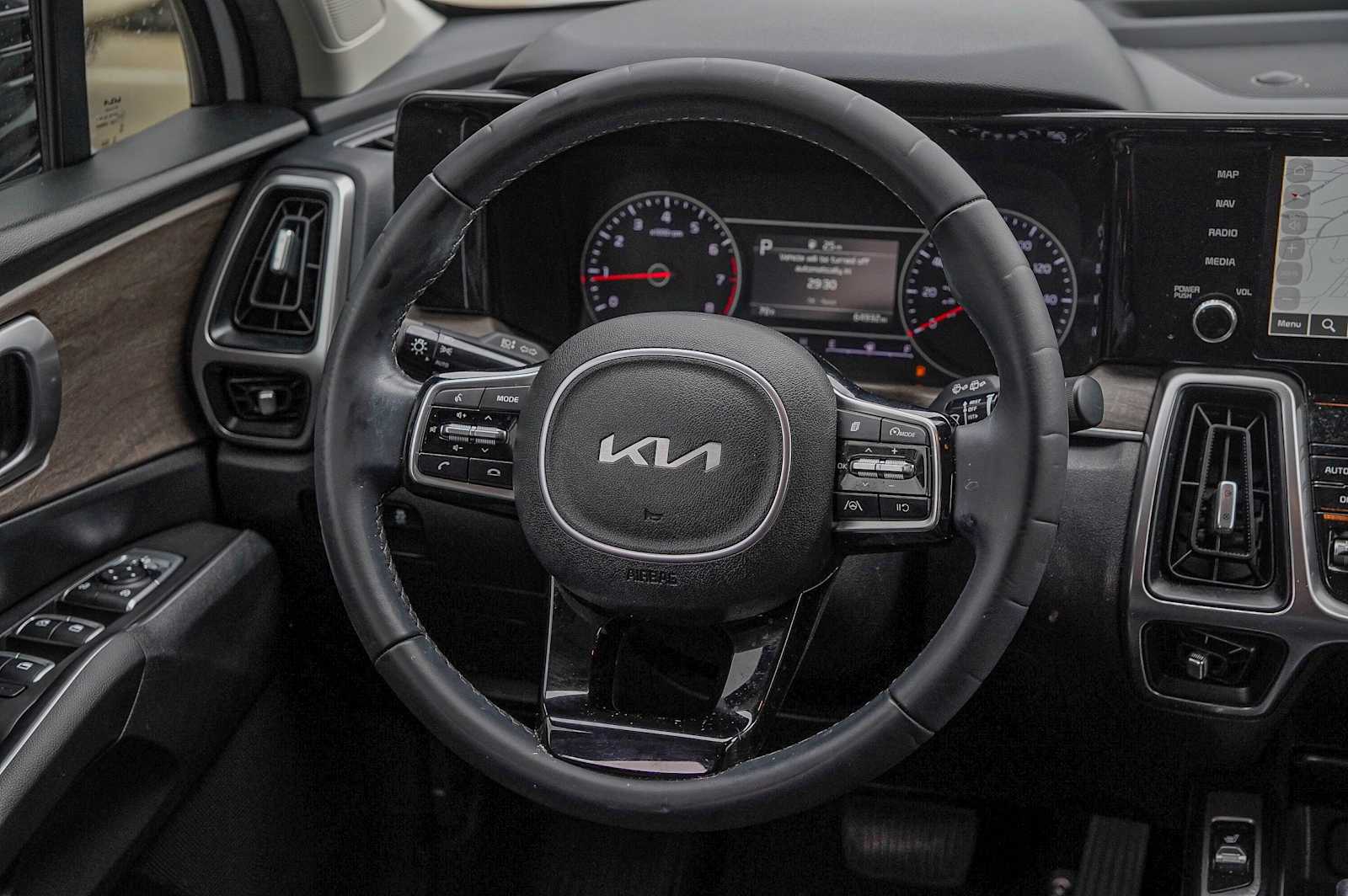 Thumbnail: 2023 Kia Sorento - 27