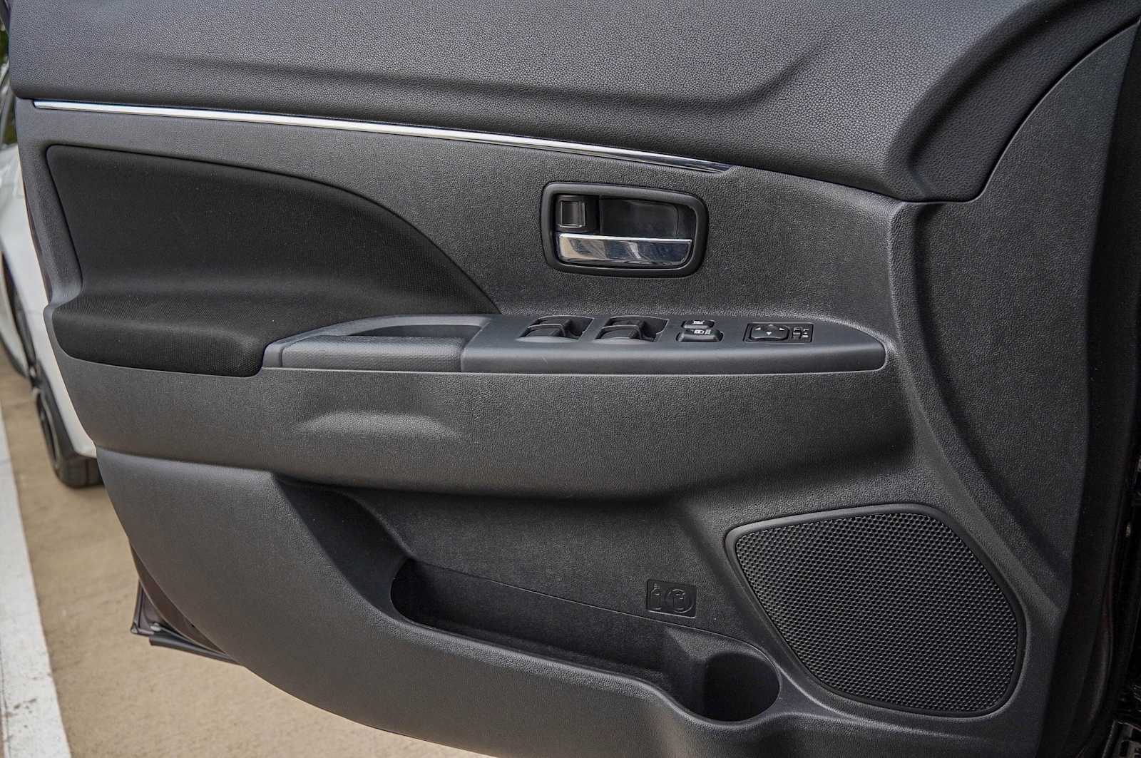 Thumbnail: 2021 Mitsubishi Outlander Sport - 22