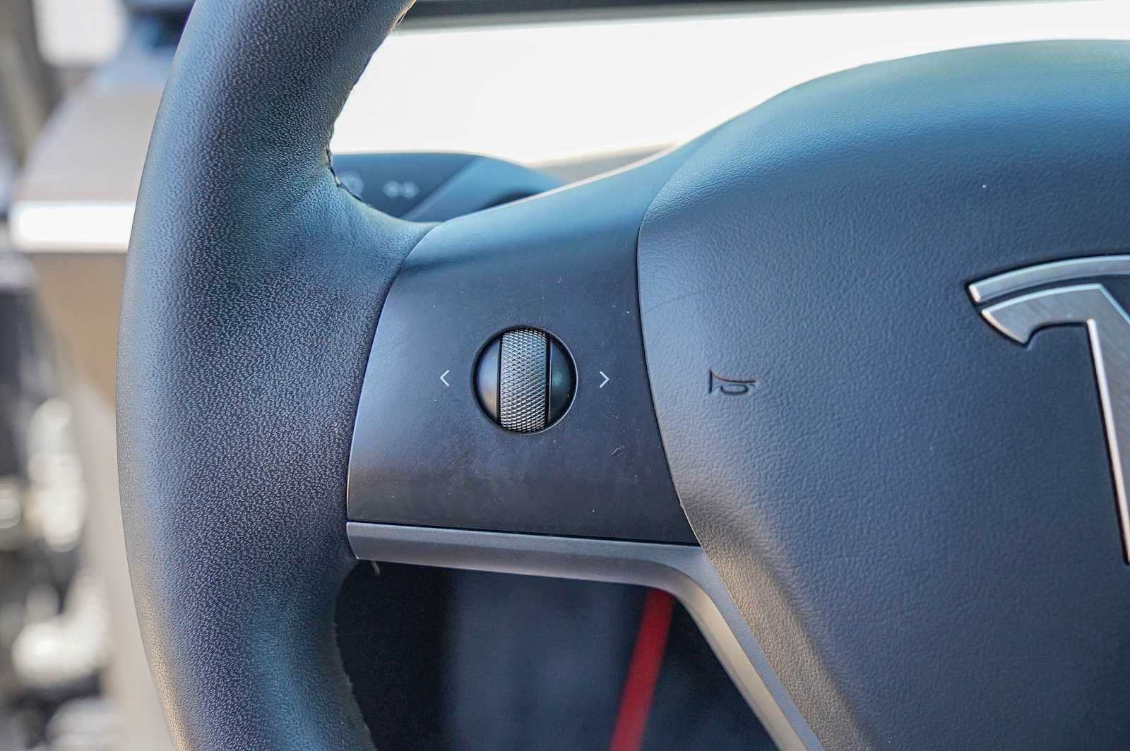 Thumbnail: 2023 Tesla Model 3 - 13