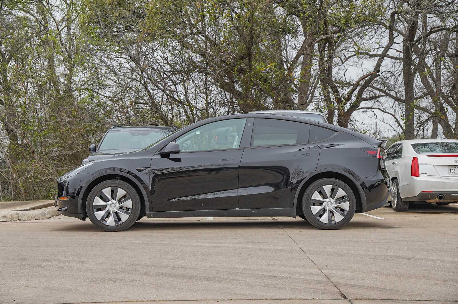 Used 2021 Tesla Model Y Long Range with VIN 5YJYGDEE3MF099382 for sale in Austin, TX