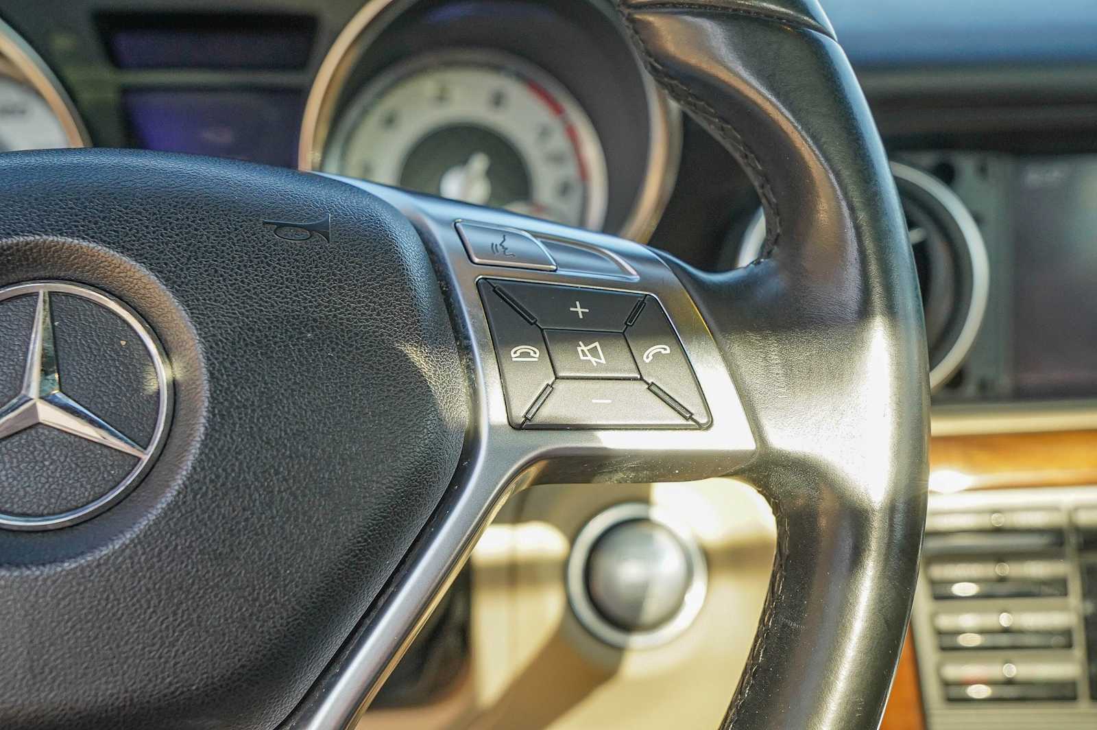 Thumbnail: 2015 Mercedes-Benz SLK - 14