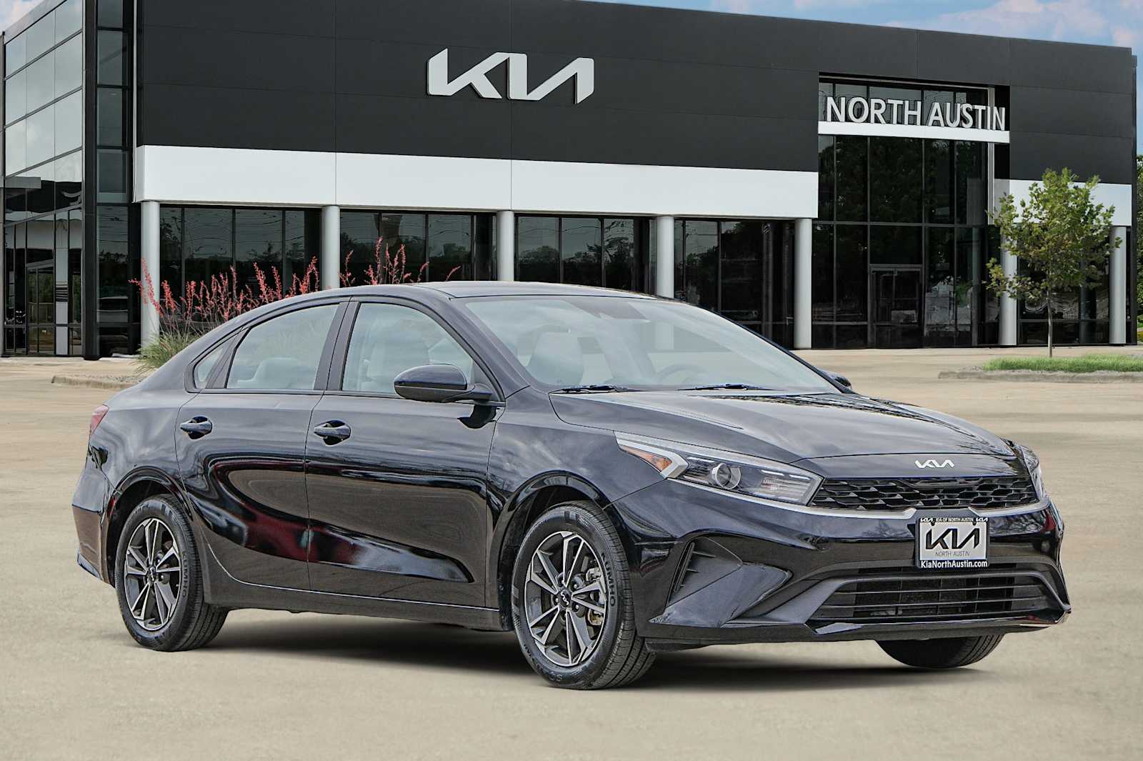 Thumbnail: 2023 Kia Forte - 8