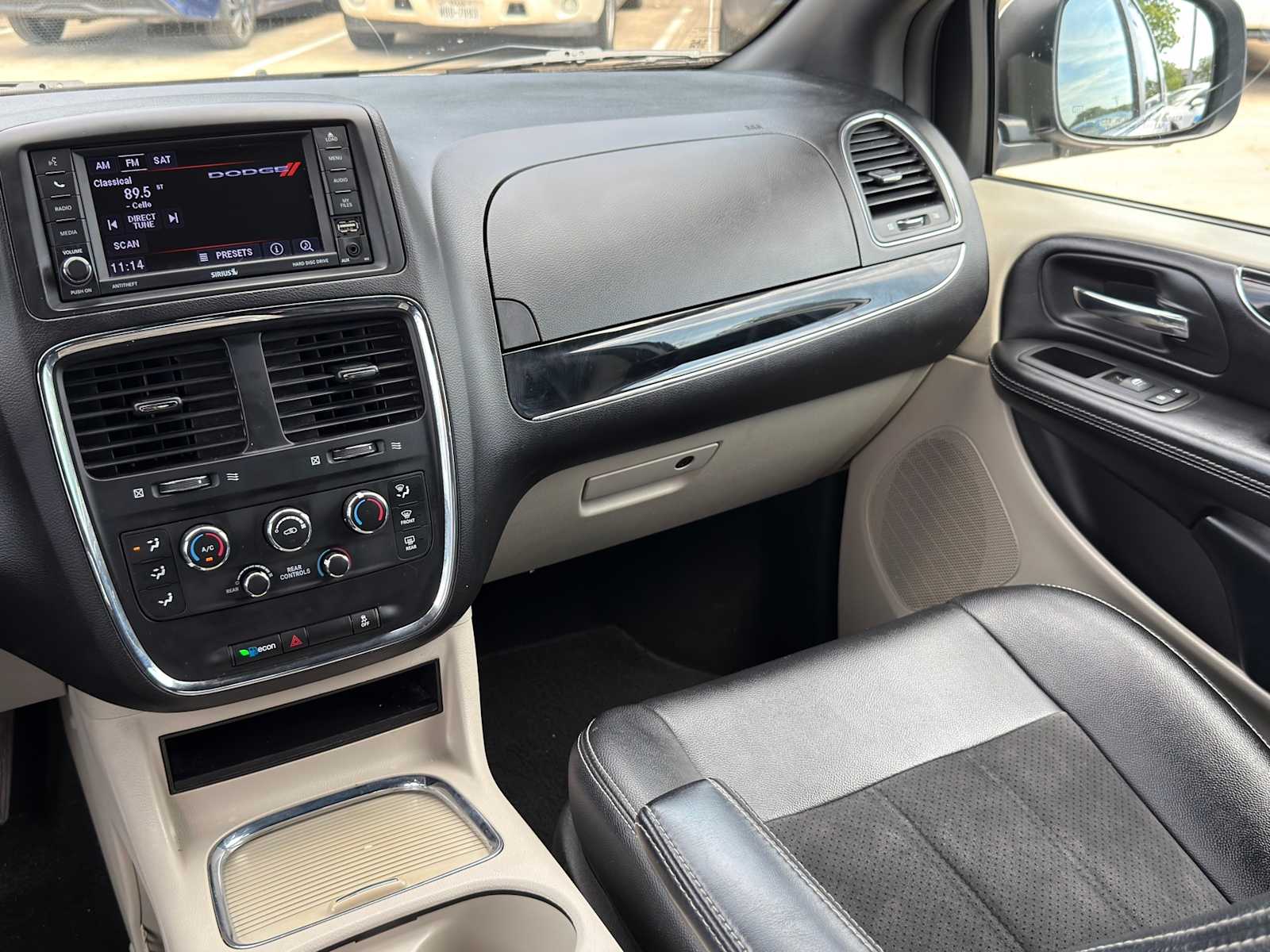 Thumbnail: 2019 Dodge Grand Caravan - 25