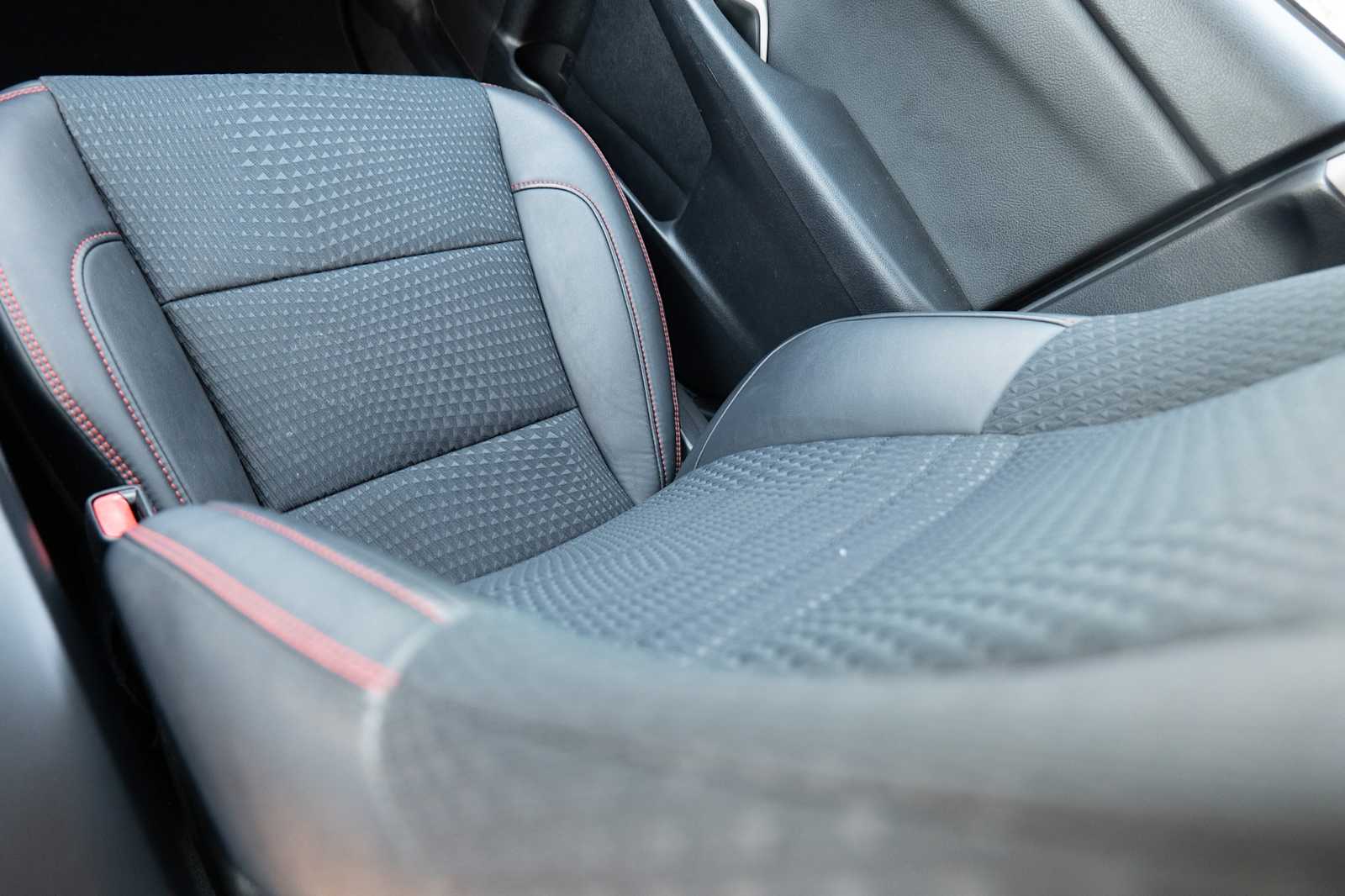 Thumbnail: 2015 Toyota Camry - 28