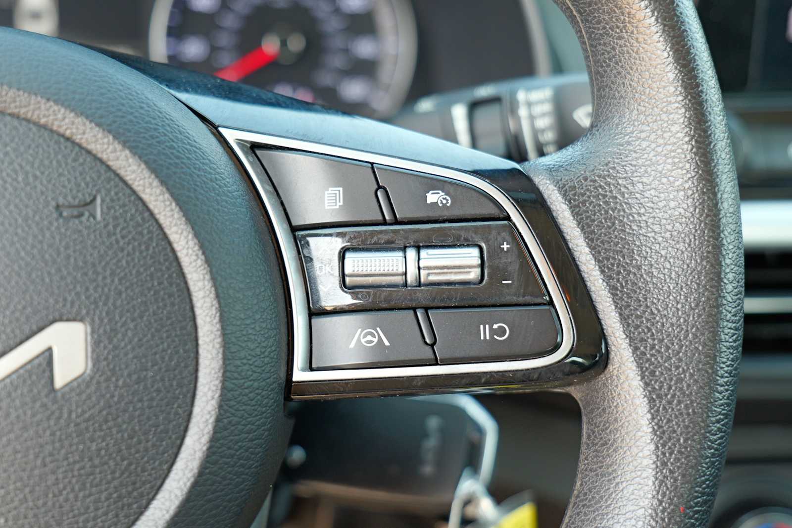 Thumbnail: 2024 Kia Forte - 14