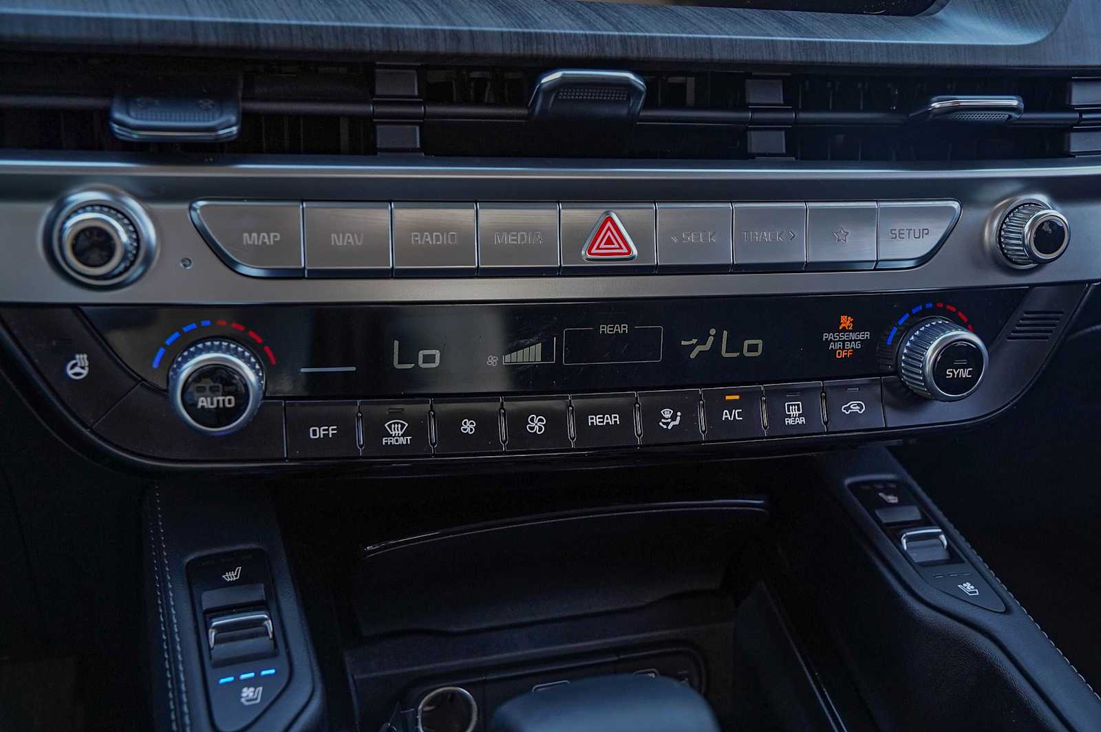 Thumbnail: 2024 Kia Telluride - 20