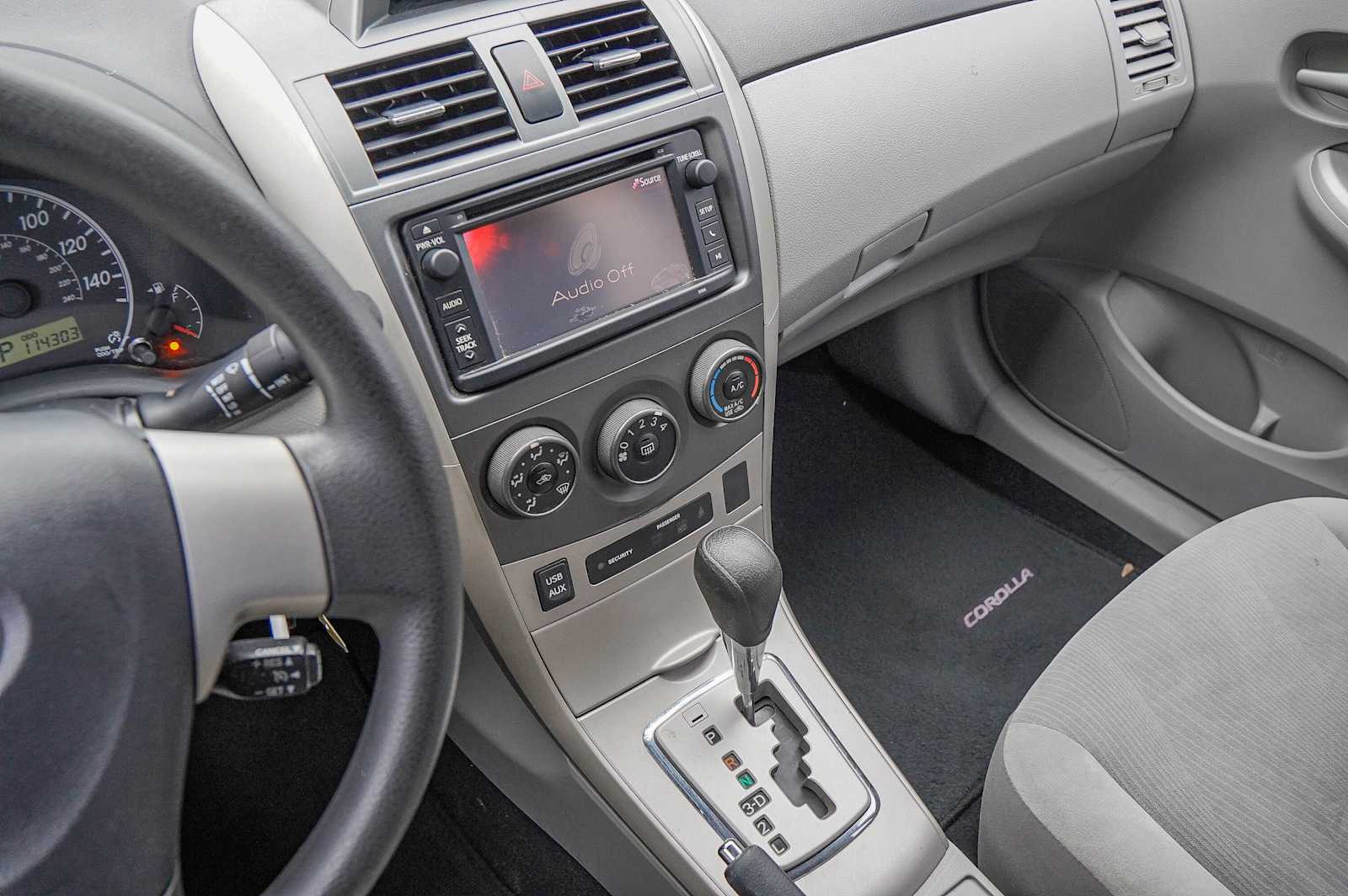 Thumbnail: 2013 Toyota Corolla - 15