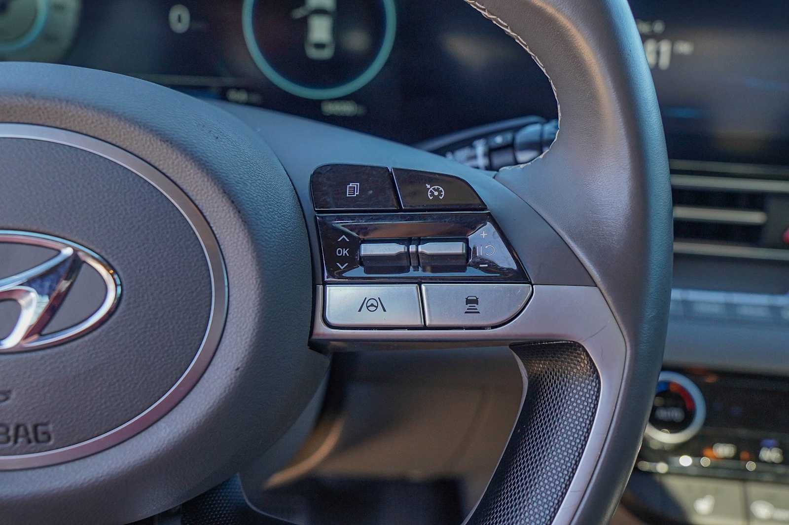 Thumbnail: 2023 Hyundai Elantra - 14