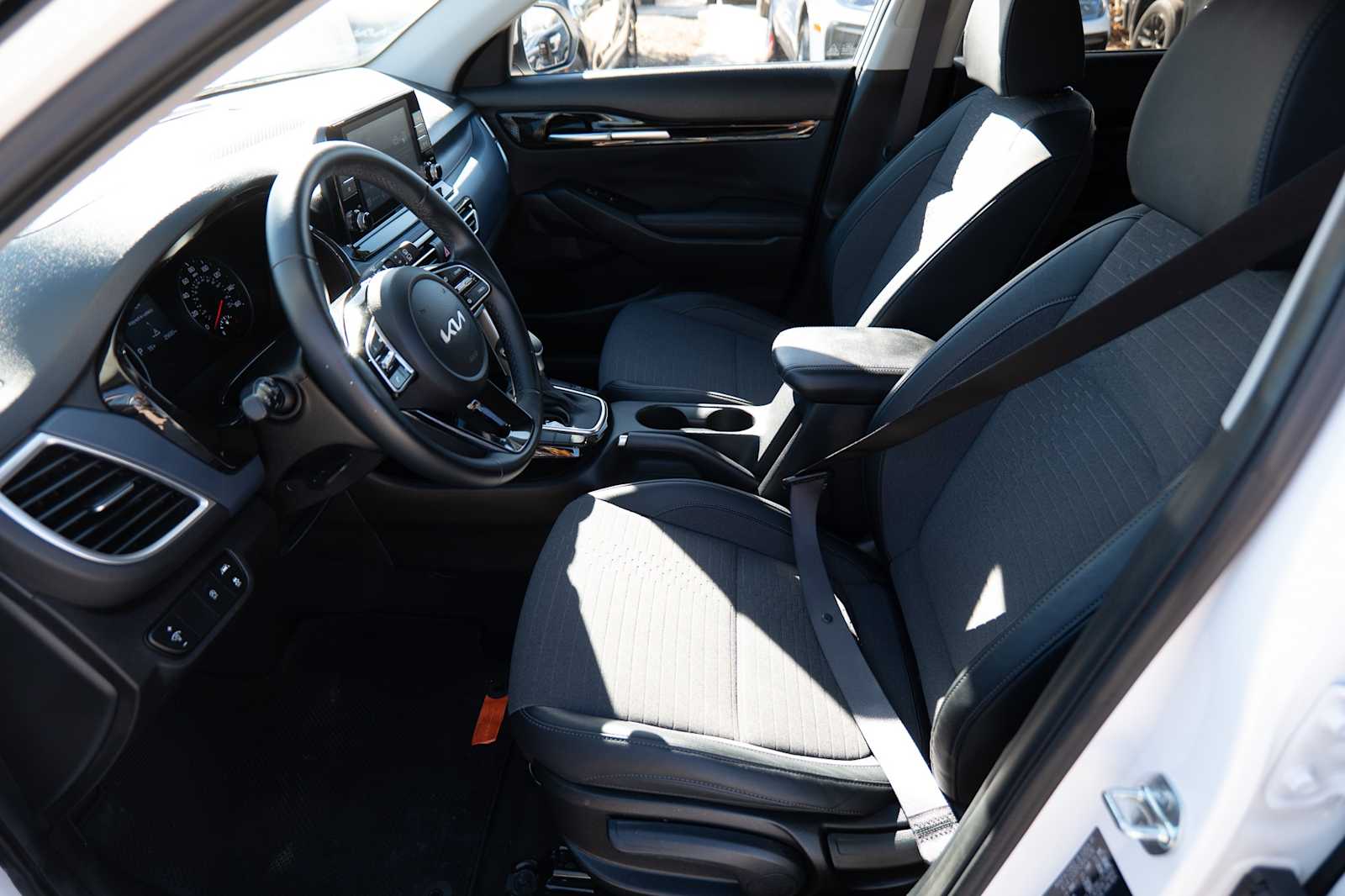 Thumbnail: 2023 Kia Seltos - 10