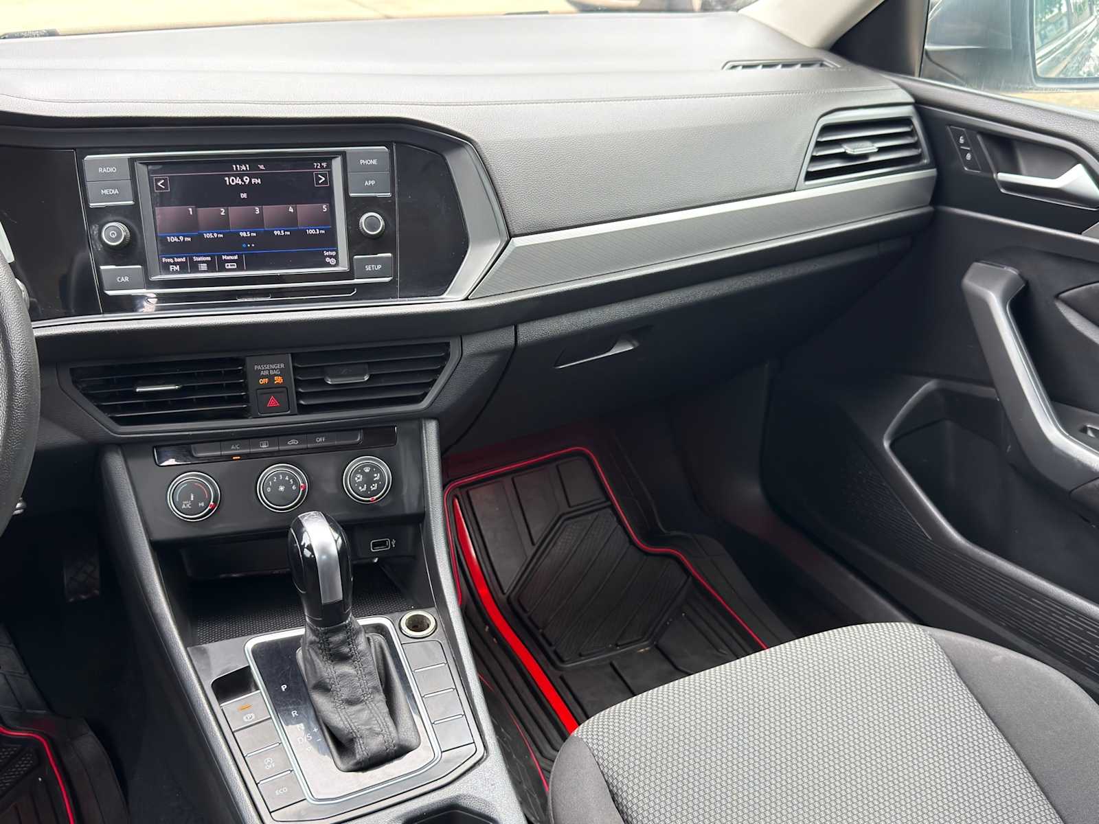 Thumbnail: 2019 Volkswagen Jetta - 23