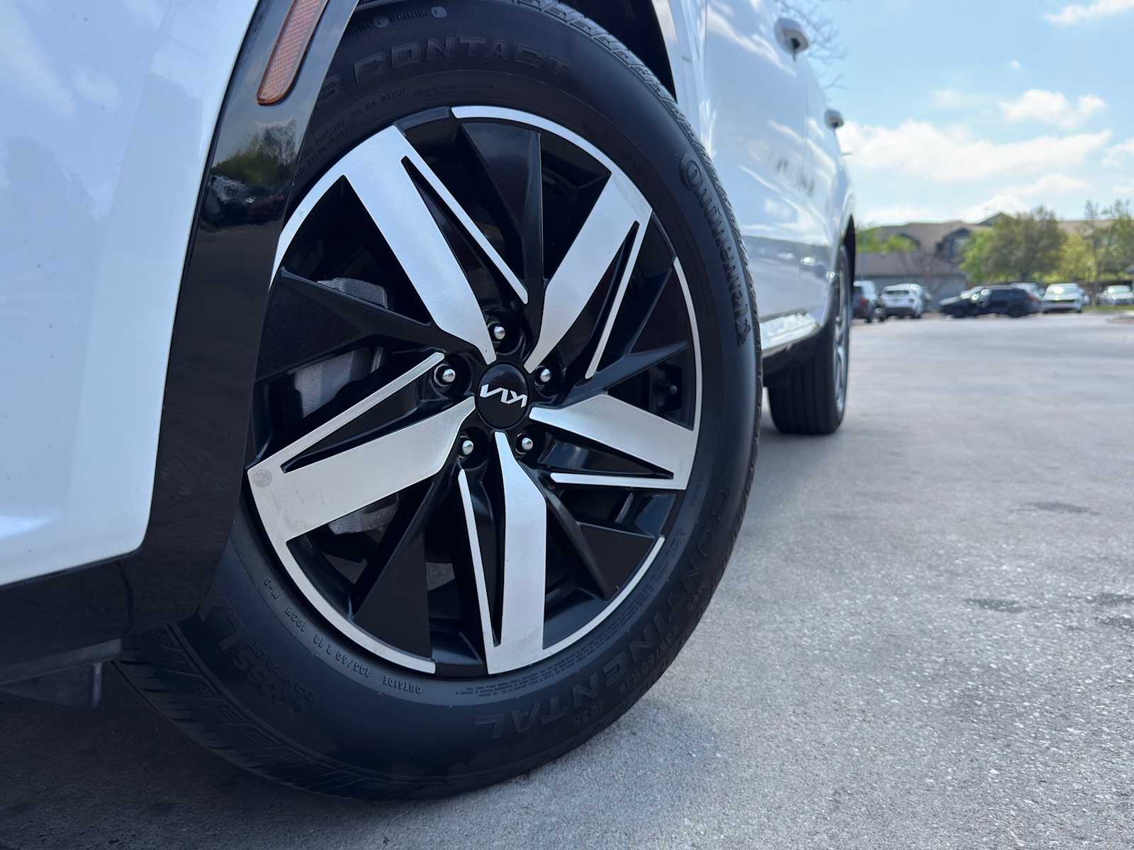 Thumbnail: 2023 Kia Sorento - 3