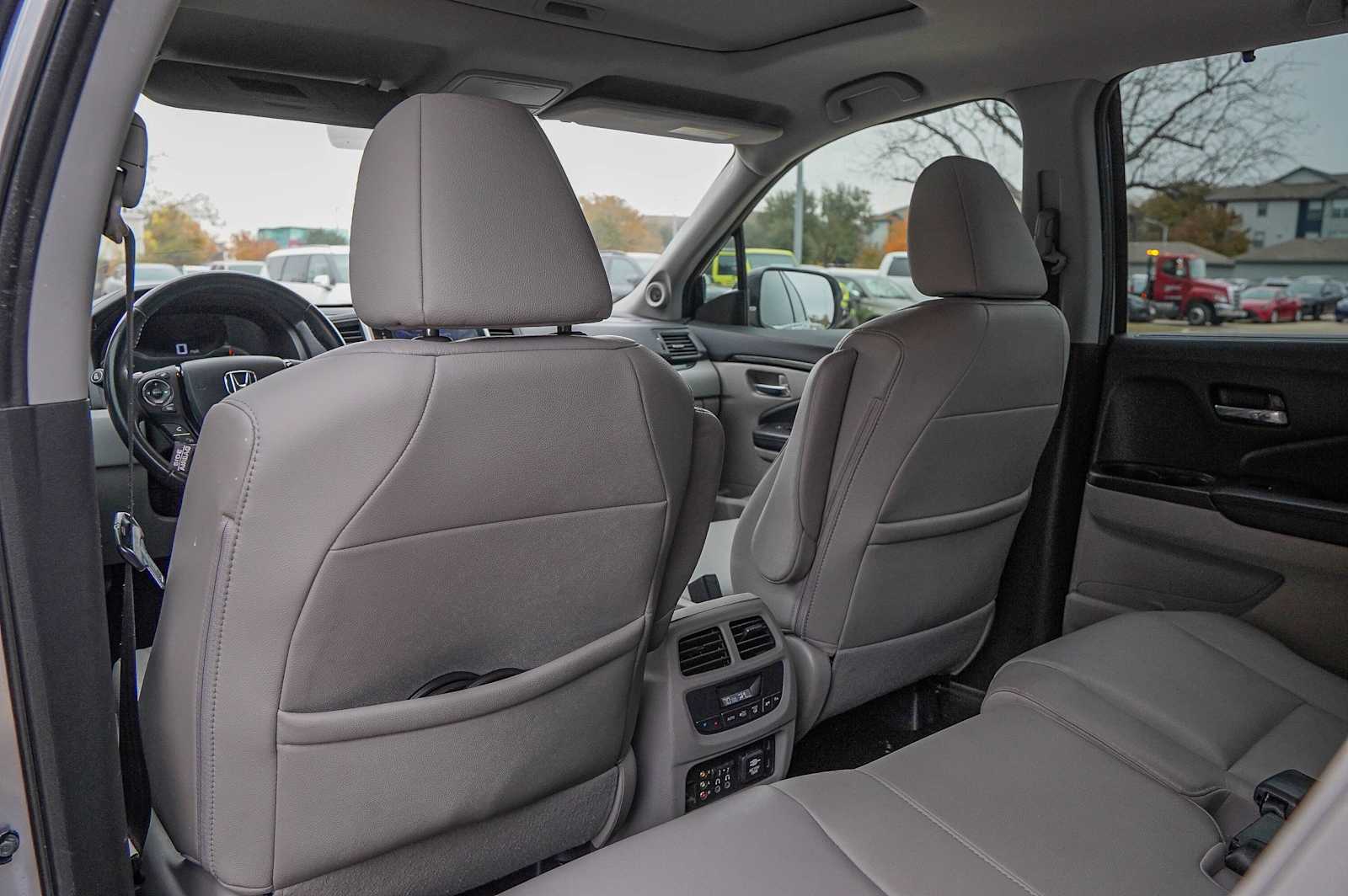 Thumbnail: 2018 Honda Pilot - 29