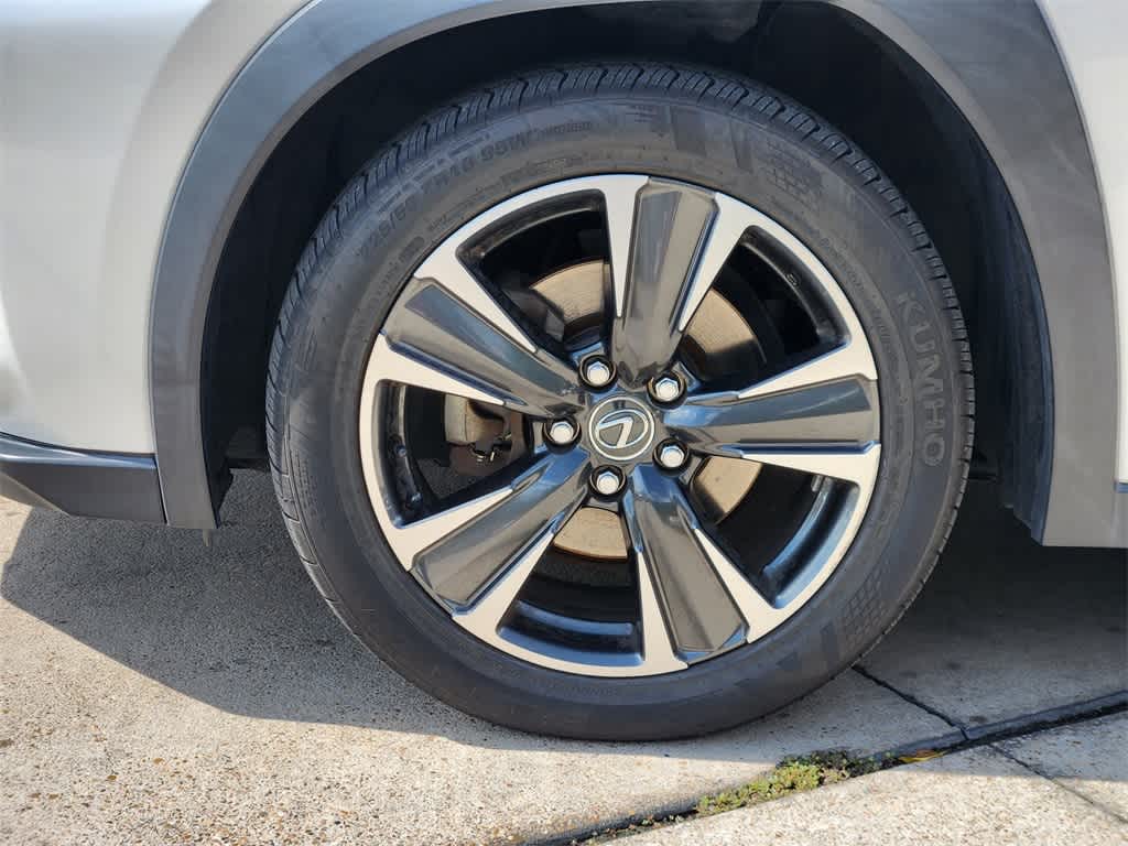 Thumbnail: 2020 Lexus UX - 9
