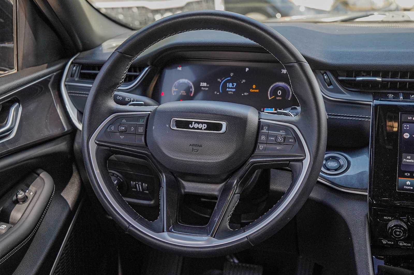 Thumbnail: 2022 Jeep Grand Cherokee - 26