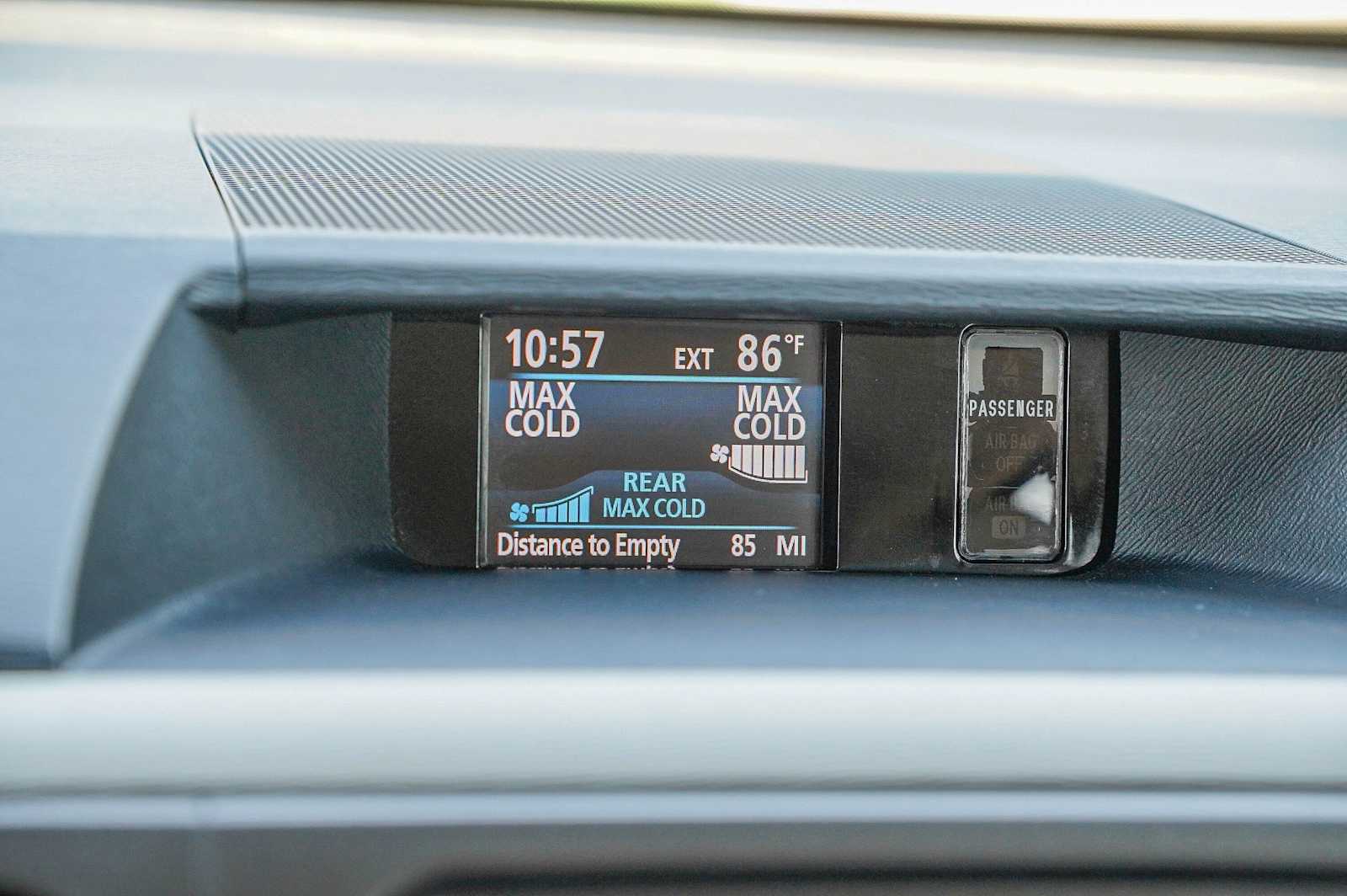 Thumbnail: 2013 Toyota Sienna - 20