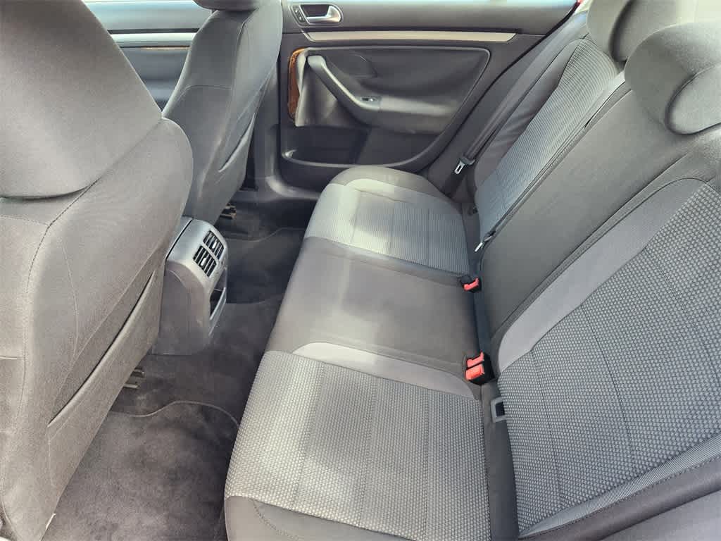 Thumbnail: 2010 Volkswagen Jetta - 30