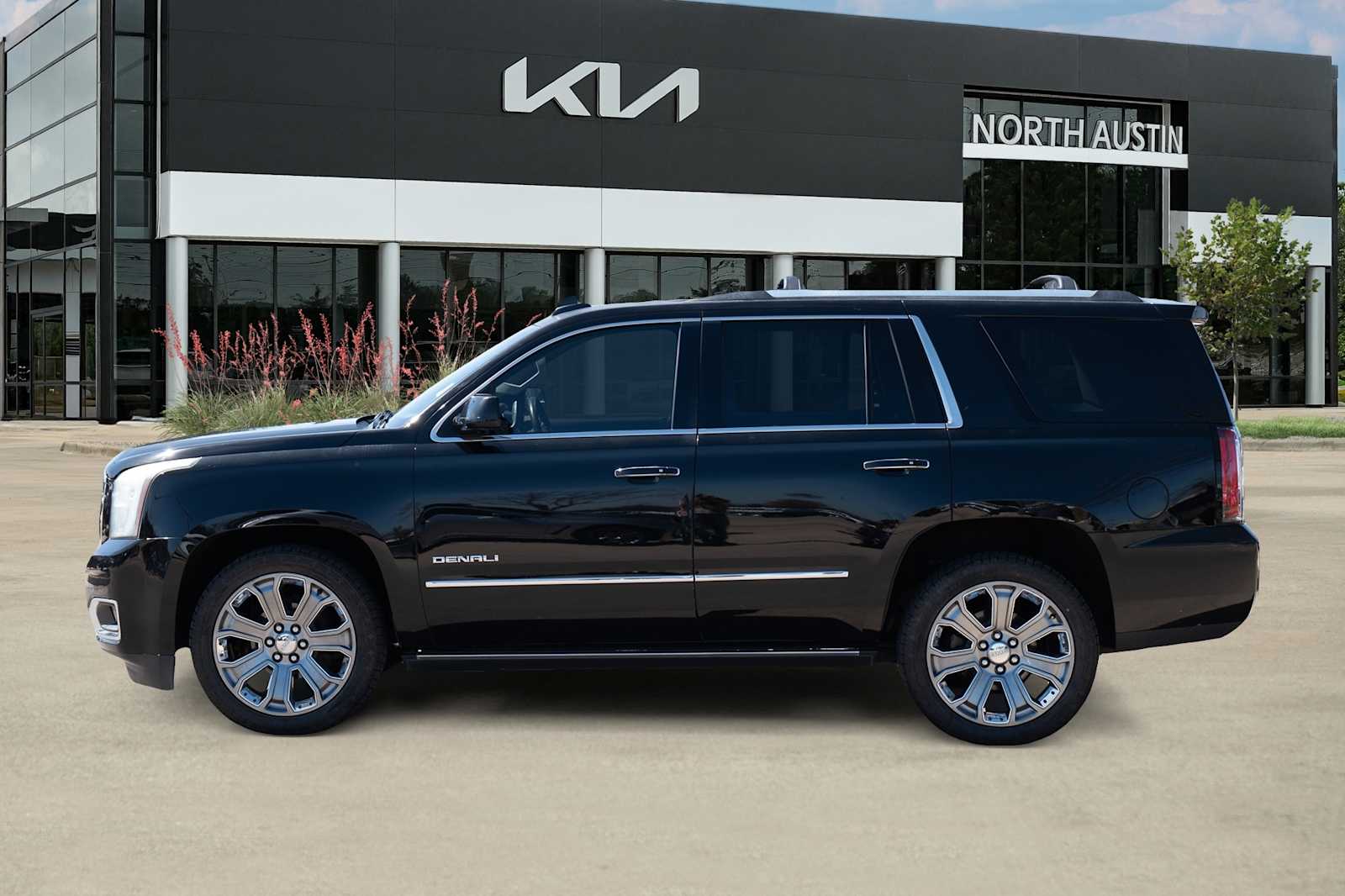 Thumbnail: 2015 GMC Yukon - 4
