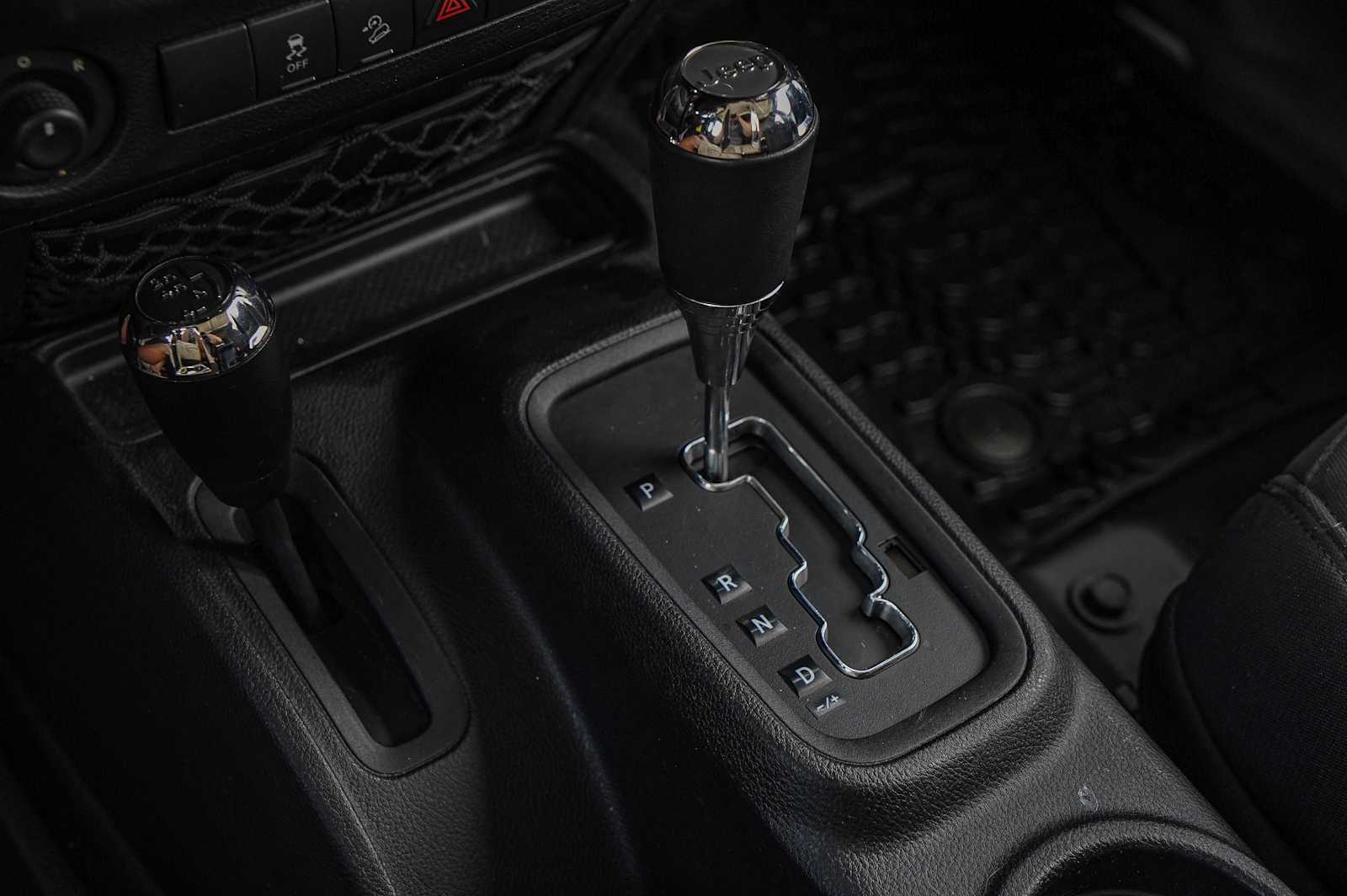 Thumbnail: 2016 Jeep Wrangler - 20