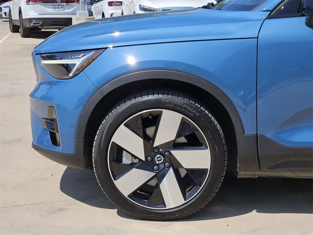 Thumbnail: 2023 Volvo C40 - 8