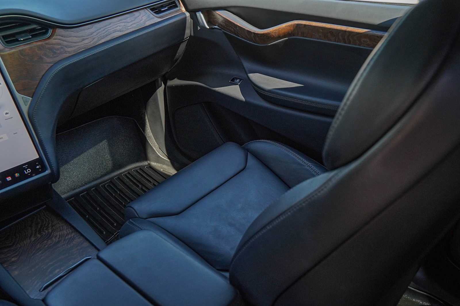 Thumbnail: 2018 Tesla Model X - 24