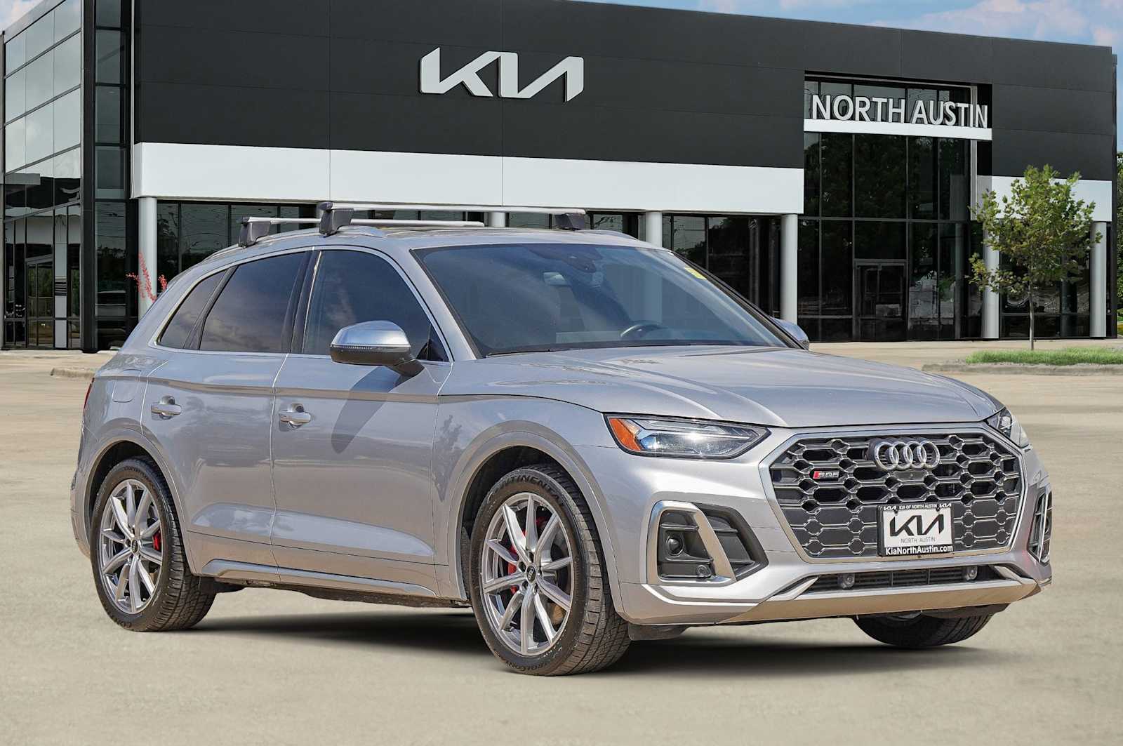 Thumbnail: 2023 Audi SQ5 - 8