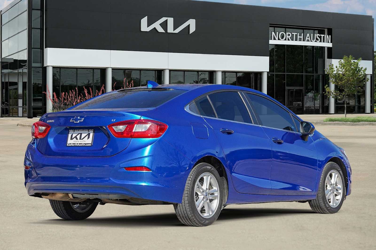 Thumbnail: 2017 Chevrolet Cruze - 6