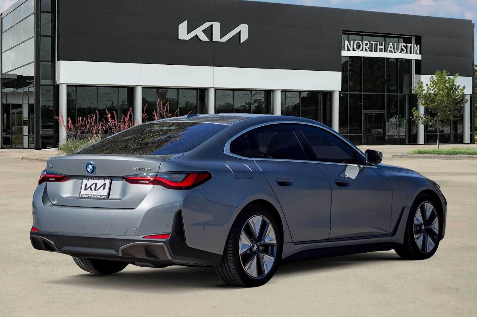 Thumbnail: 2025 BMW i4 - 7
