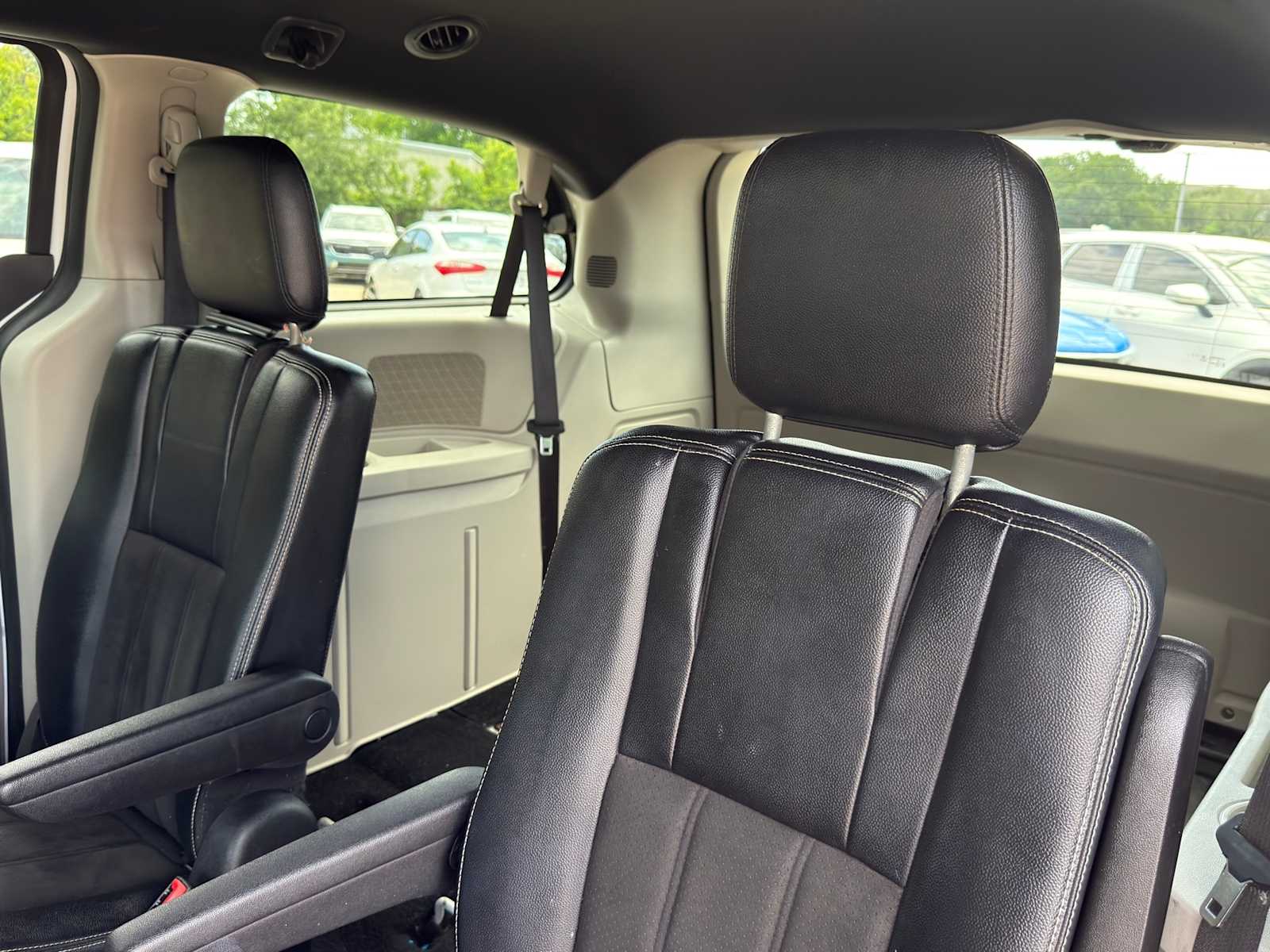 Thumbnail: 2019 Dodge Grand Caravan - 28