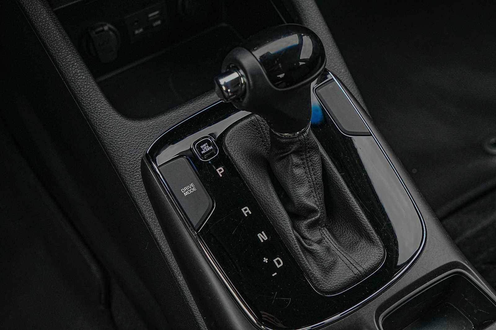 Thumbnail: 2017 Kia Forte - 21