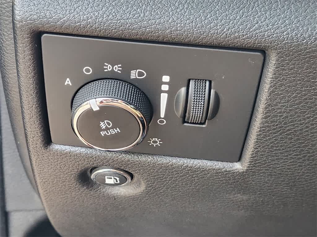 Thumbnail: 2018 Jeep Grand Cherokee - 20