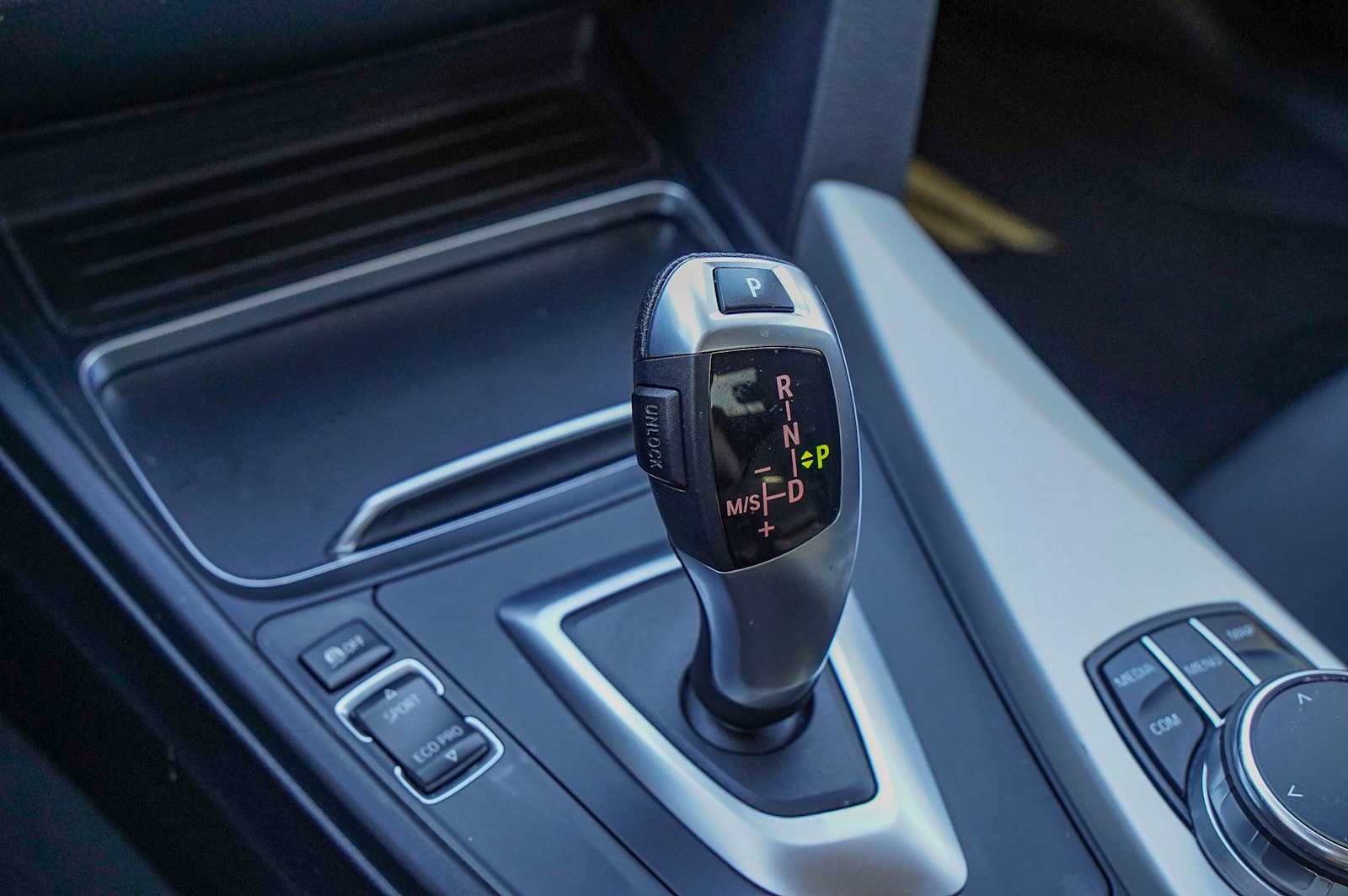 Thumbnail: 2018 BMW 3 Series - 21