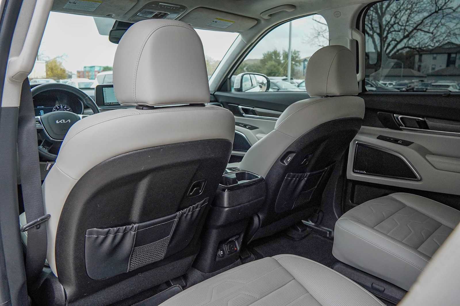 Thumbnail: 2022 Kia Telluride - 30