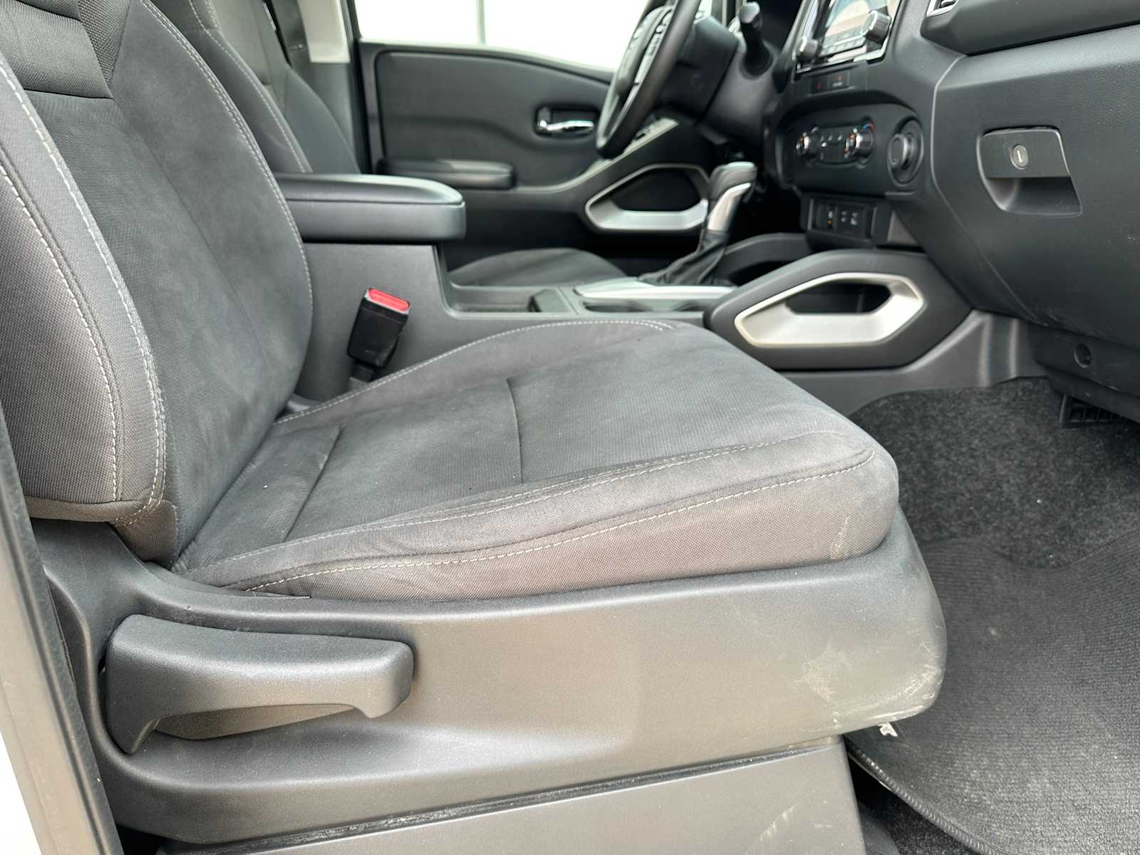 Thumbnail: 2022 Nissan Frontier - 24